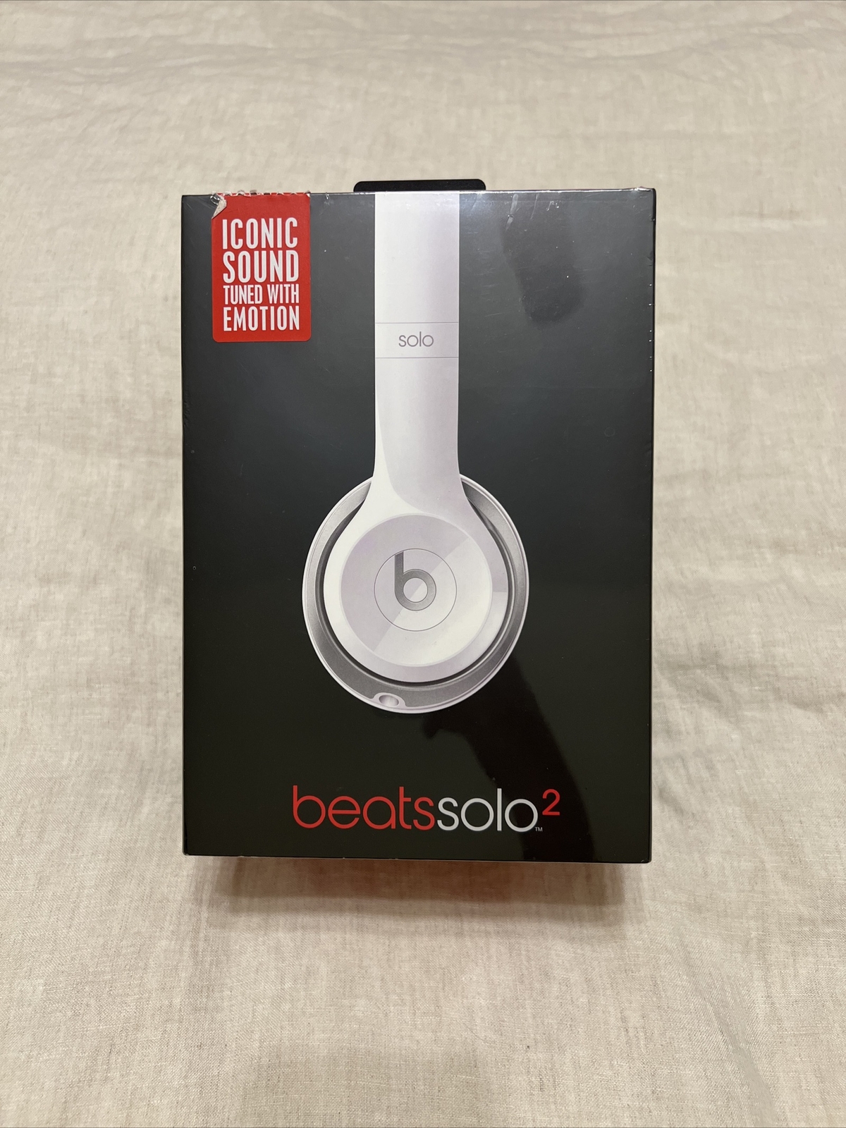 NIB Beats by Dr. Dre Solo 2 Wired Headphones Edition White Blanco On-Ear Sealed