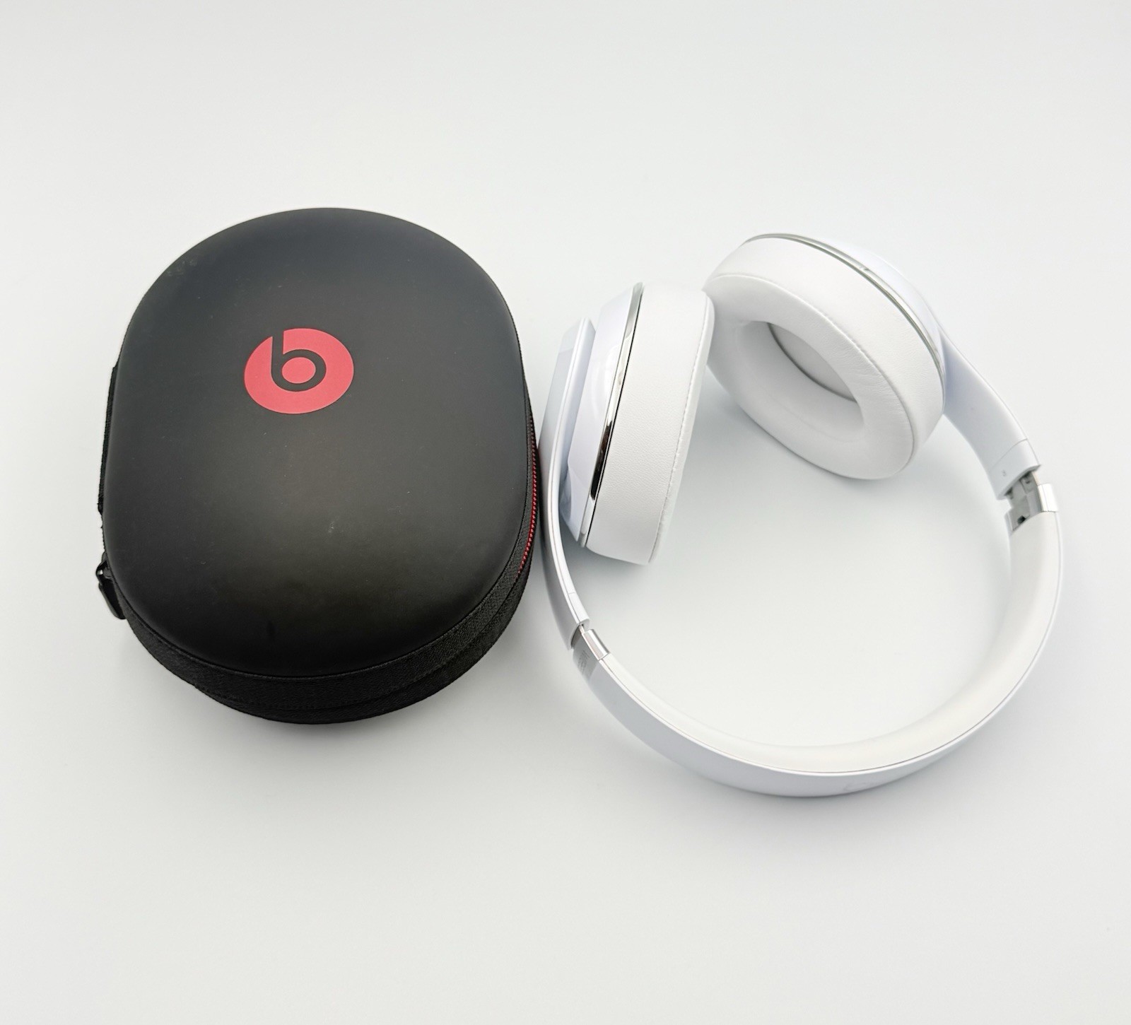 Beats Studio3 Wireless Over-Ear Headphones White