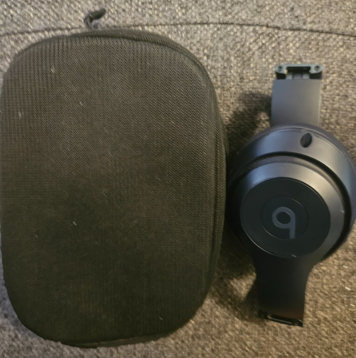 Beats Studio Pro Over-Ear Bluetooth Headphones Blue/Black Cables not included