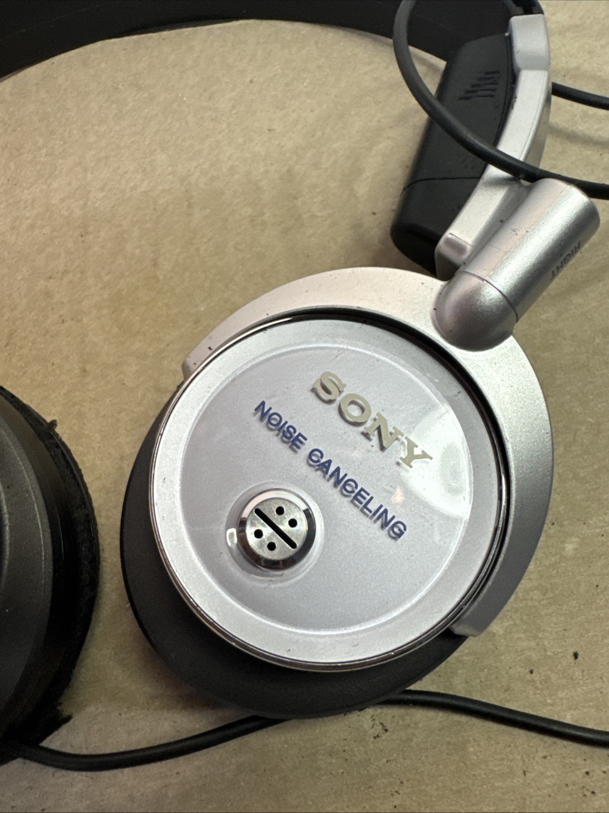 Sony MDR-NC6 Active Noise Cancelling Headphones Over-Ear : Needs New Ear Pads