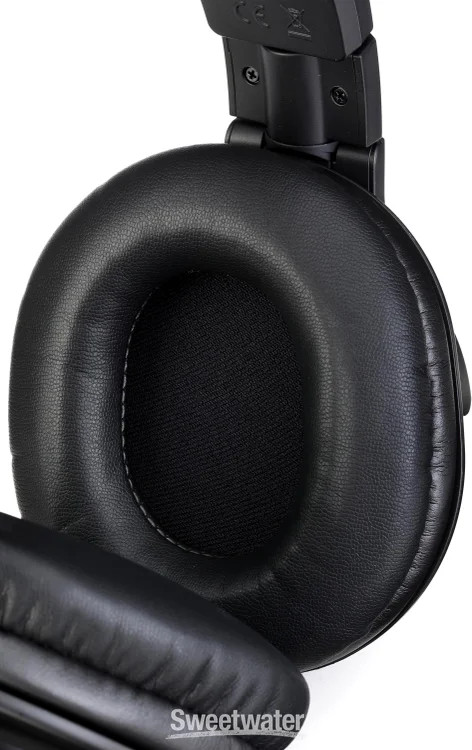 Audio-Technica ATH-M40x Closed-back Studio Monitoring Headphones