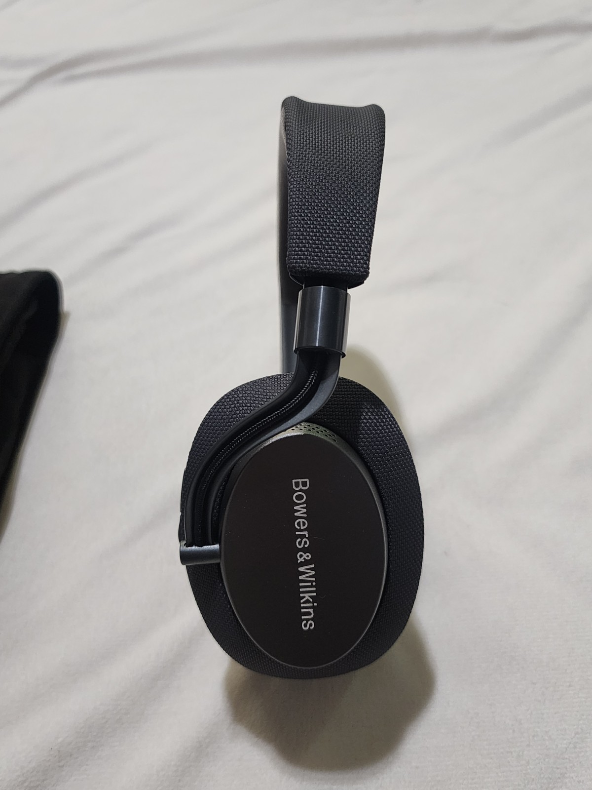 Bowers & Wilkins PX Wireless Adaptive Noise Cancelling Headphones Black WORKS