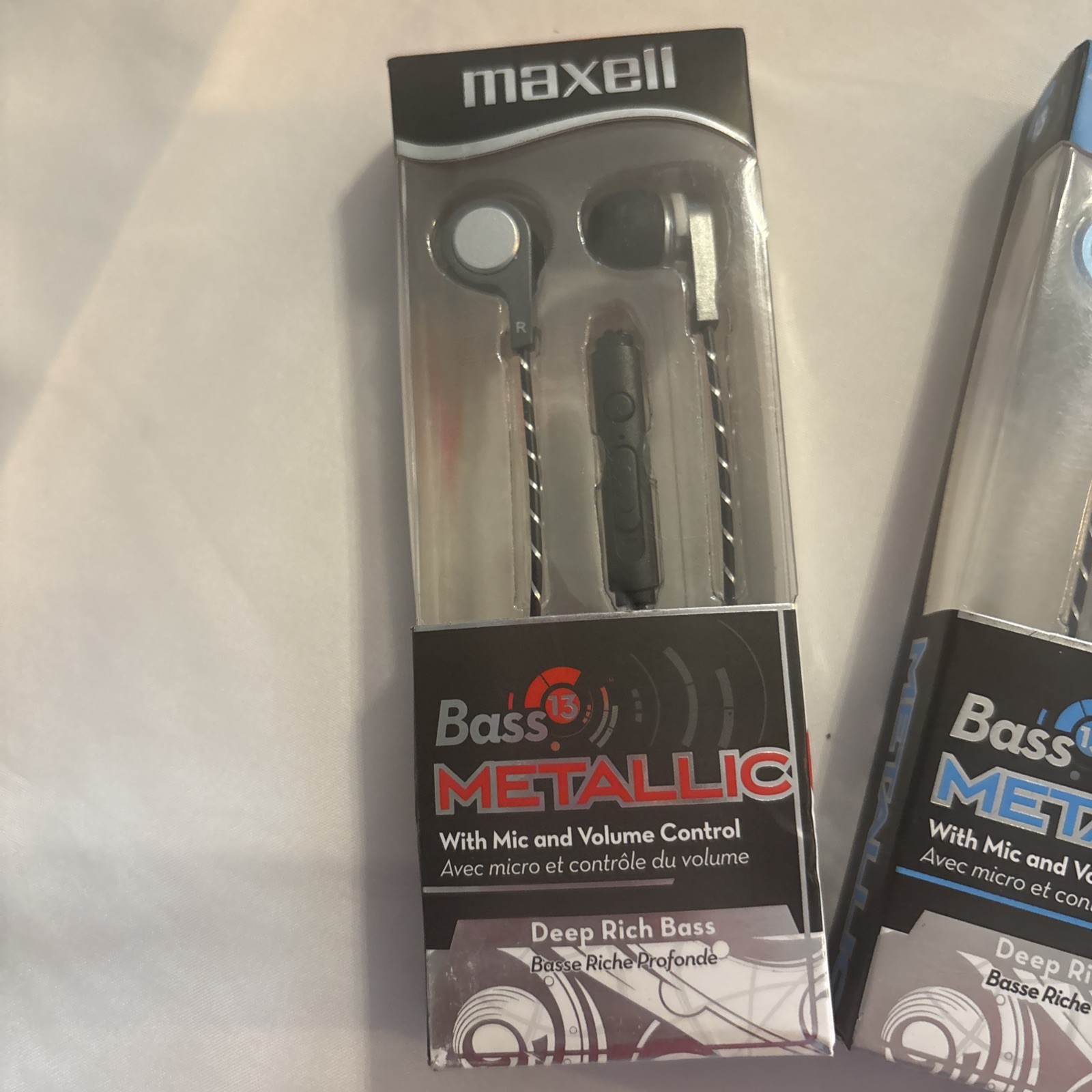 Lot Of 4 Maxwell Bass 13 Metallic Earbuds with Mic & Volume Blue Deep Rich Bass