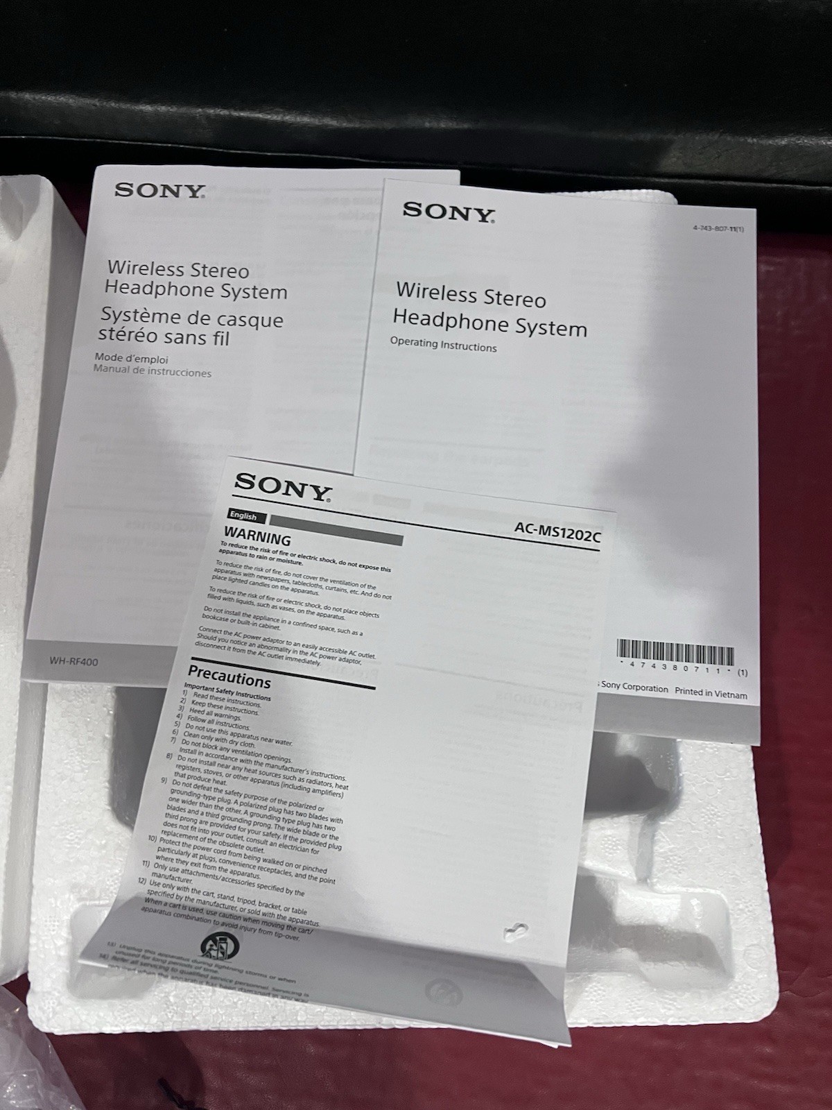 Sony WH-RF400 Wireless Home Theater Headphones RF Transmitter Dock Black New