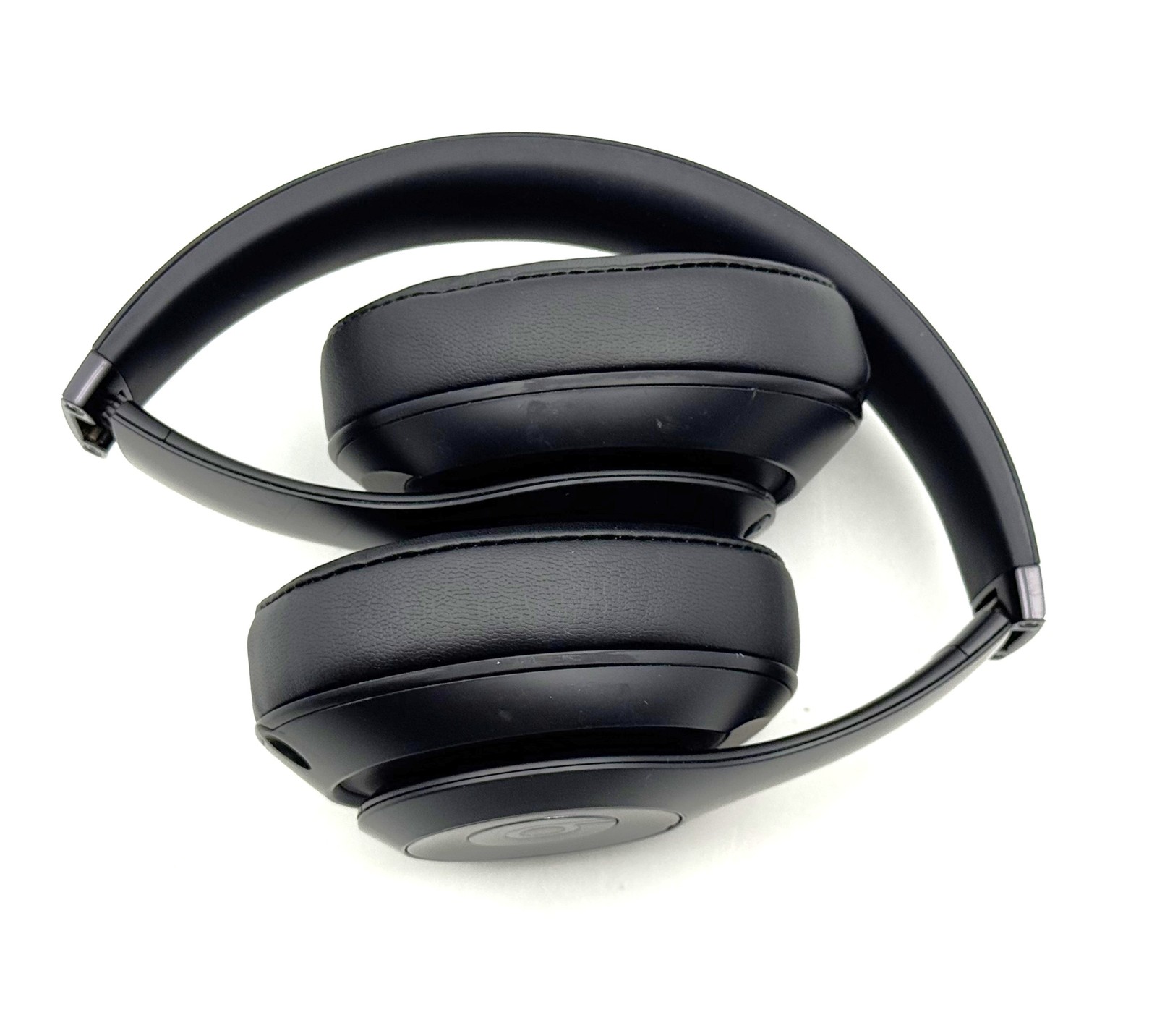 Beats by Dr. Dre Studio3 Headphones 2020- Matte Black – MX3X2LL/A – NO CASE