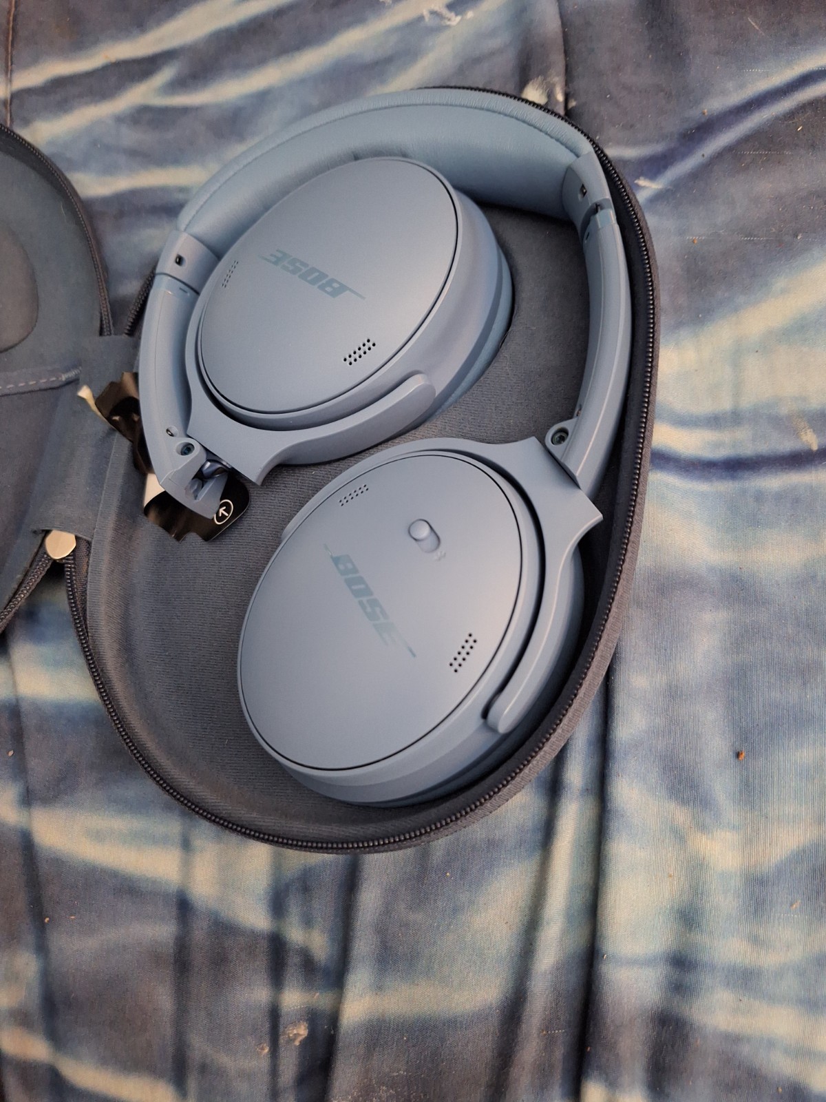 Bose QuietComfort Headphones – Noise Cancelling – Twilight Blue