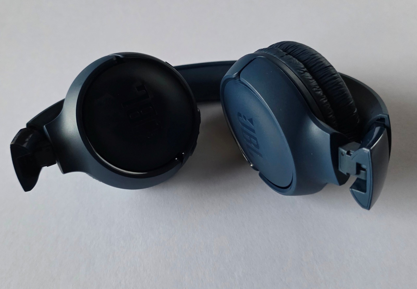Original Blue JBL Tune 520BT On-Ear Wireless Headphones with Cable in Bulk Pkg