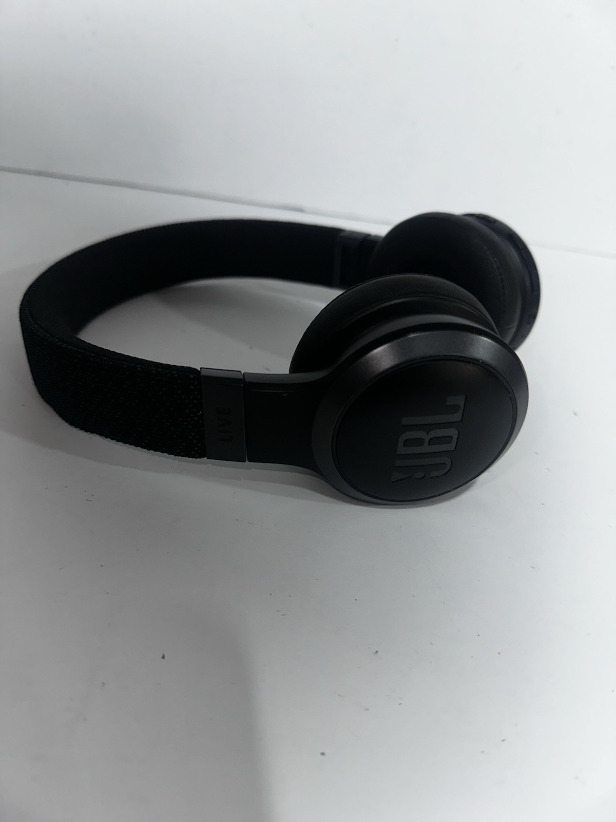 JBL Live 460NC – Wireless on-ear NC headphones – Black – NIB
