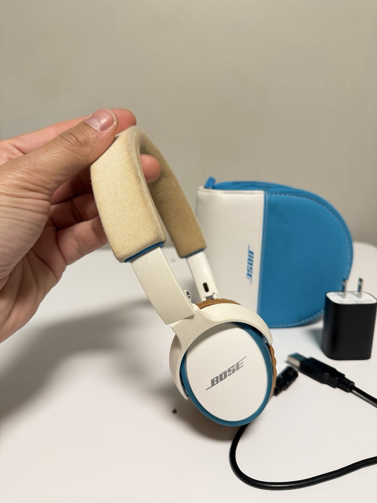 Bose Soundlink On-ear Headphones with Case Teal/White