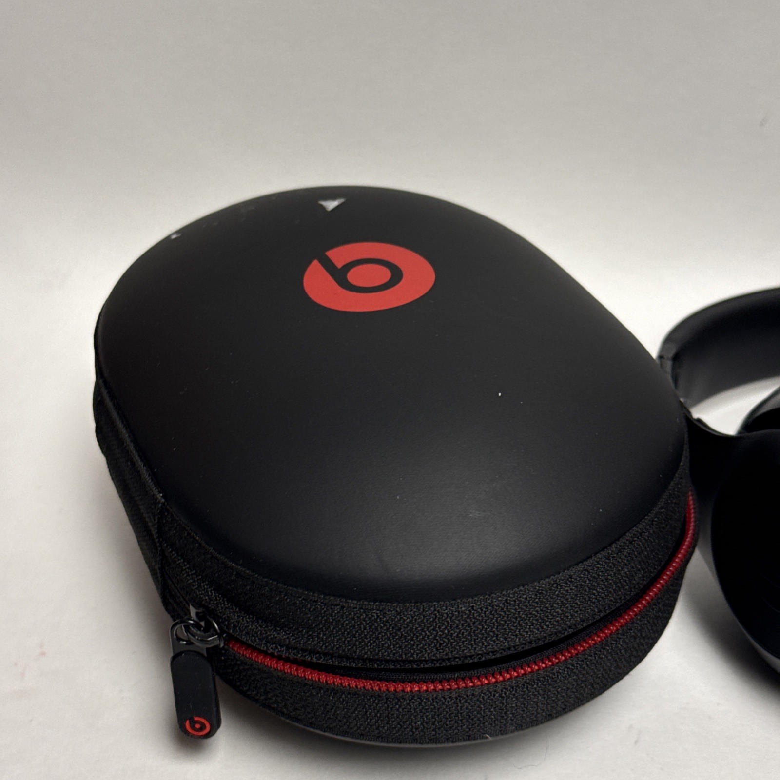 Beats by Dr. Dre Studio3 Over the Ear Wireless Headphones -Black (Cracked Side⚠️