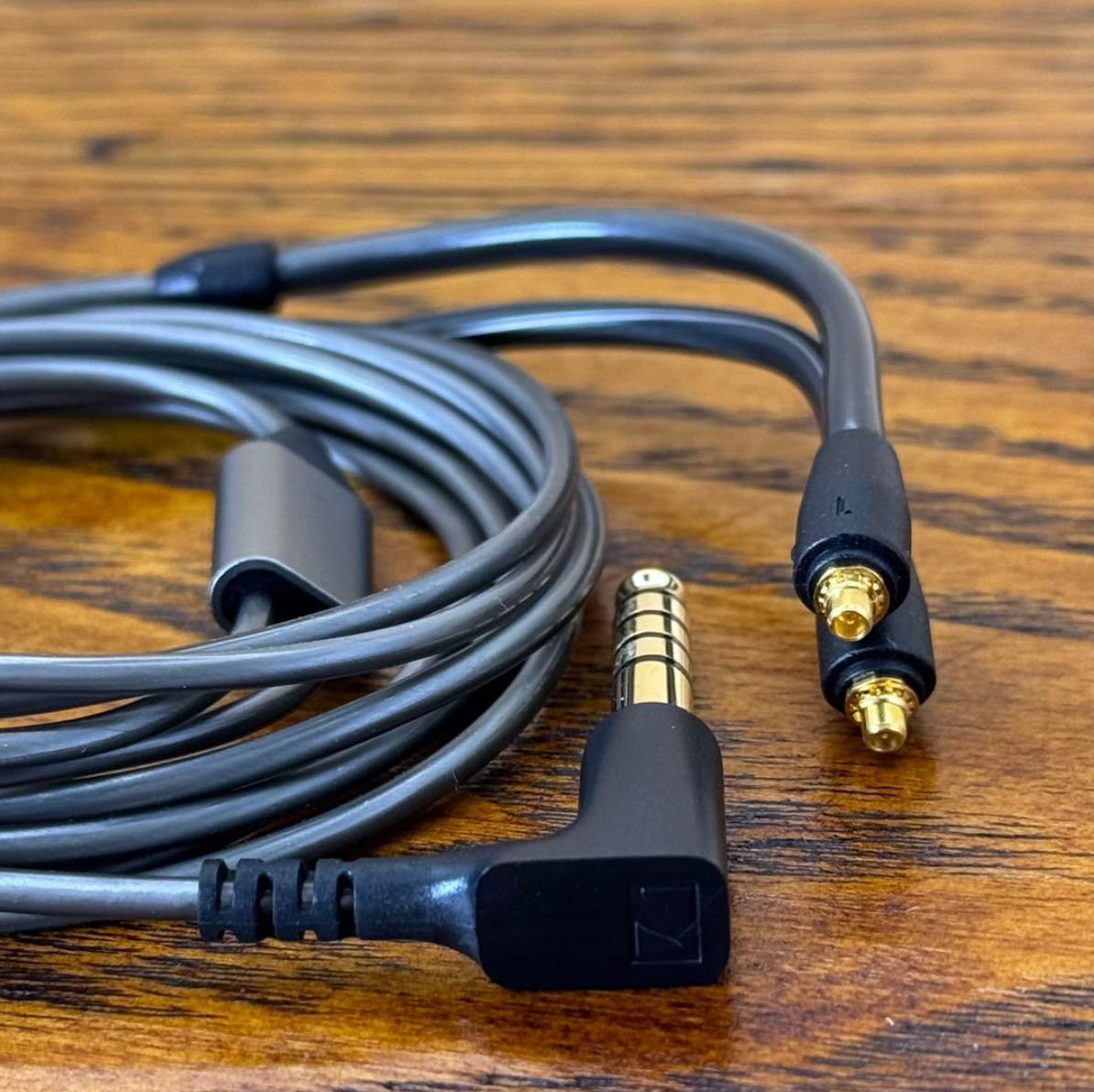 Sennheiser IE 900 Wired Audiophile Headphones Silver Confirmed Operation Used