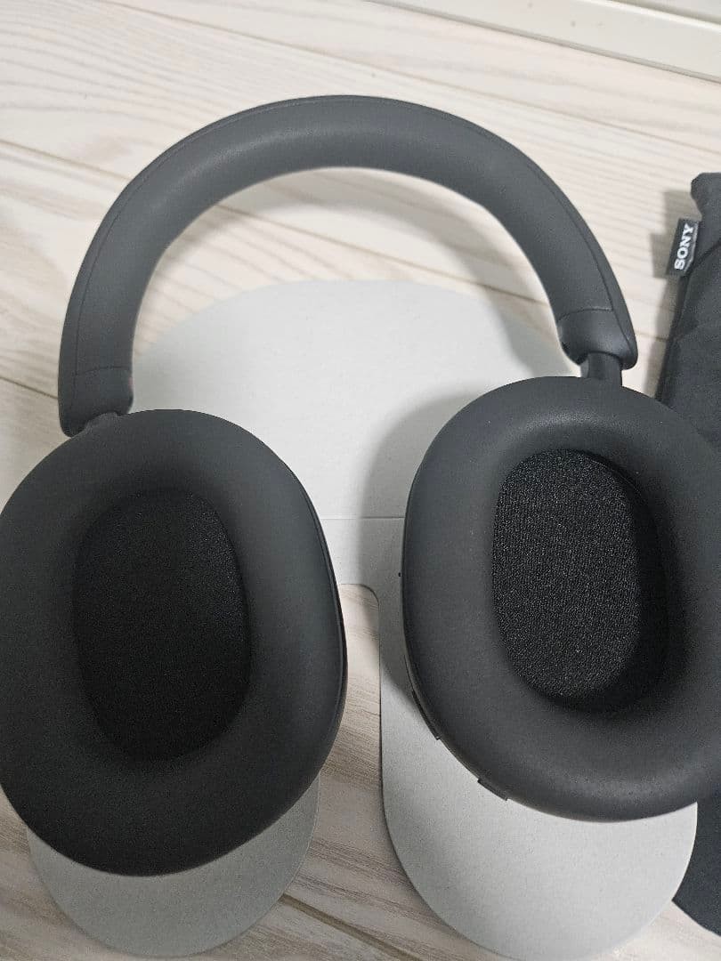 SONY WH 1000XM5SA Soft Case Included SA Model