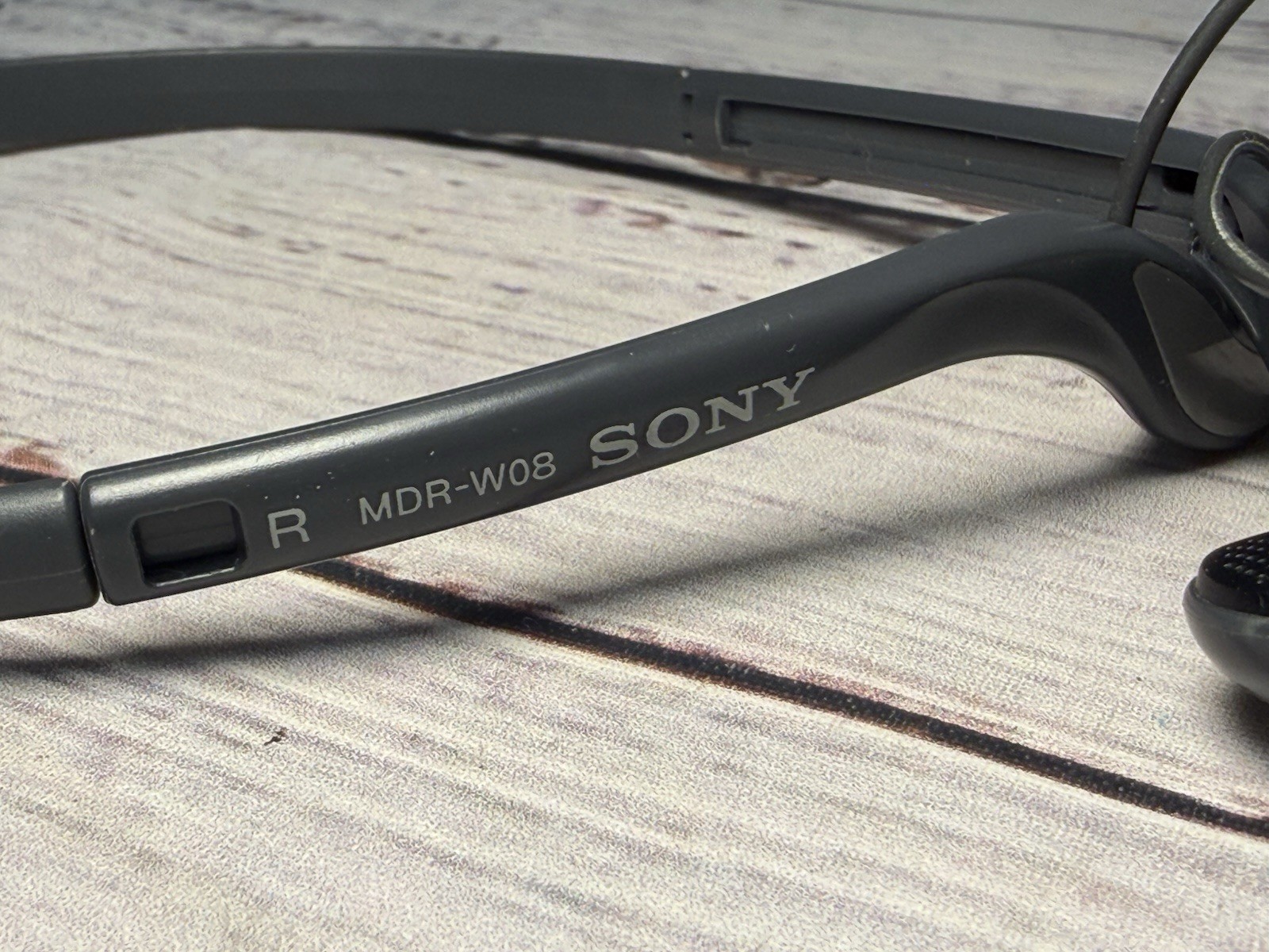 Sony MDR-W08 Portable Lightweight Stereo Headphones – Tested and Working!