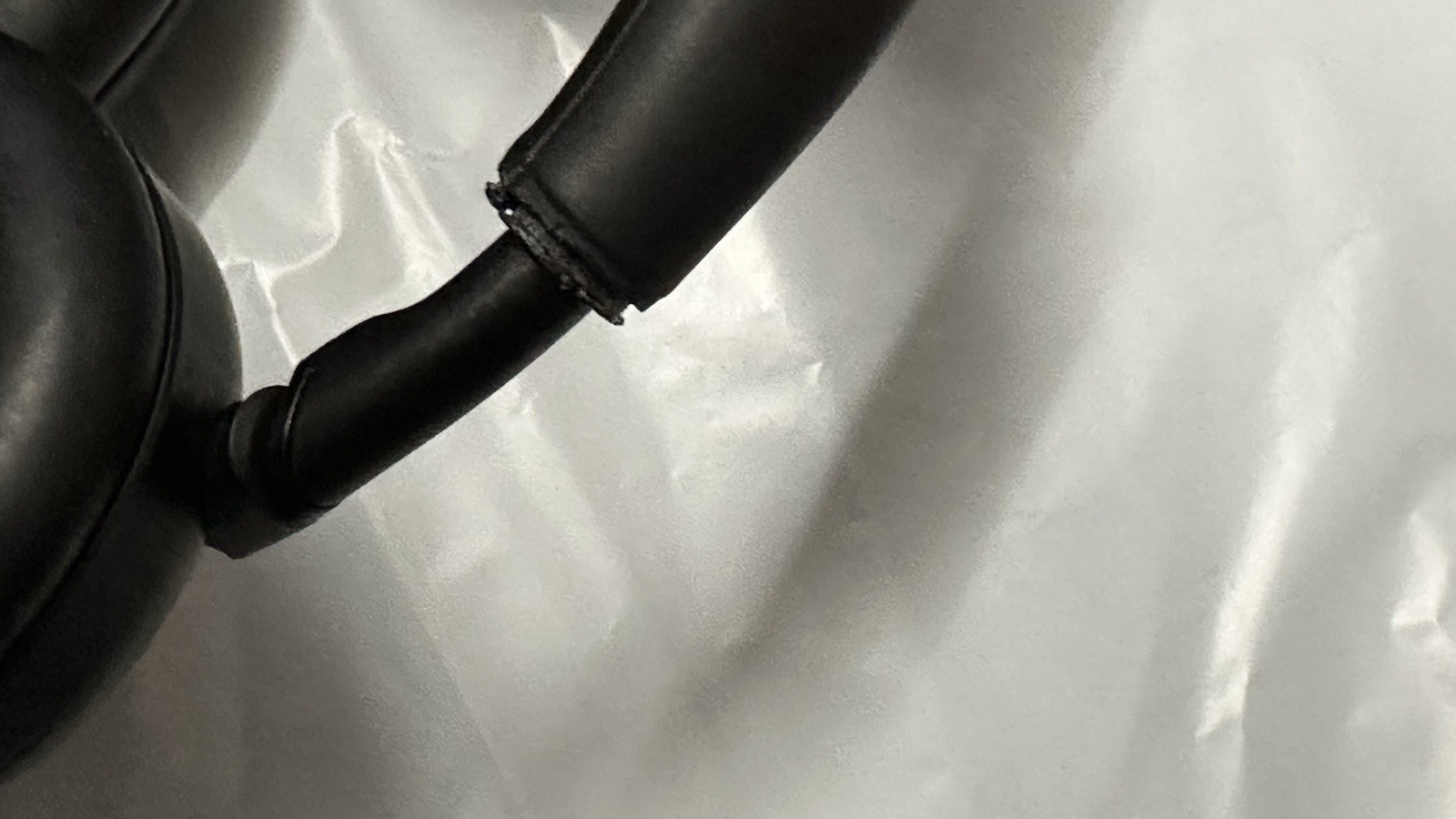IMPERFECT- Sony WH-1000XM6 Bluetooth Wireless Headphones – MISSING SWIVEL PART