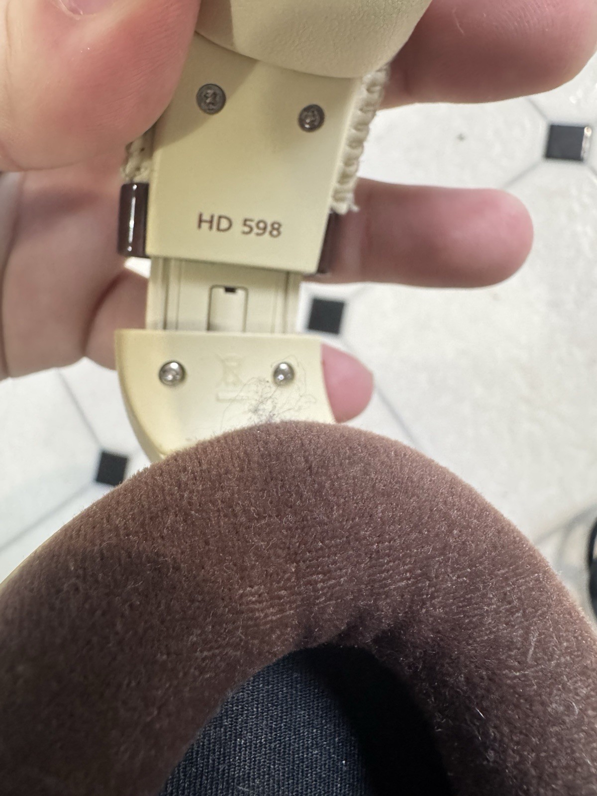 Sennheiser HD 598 Over-Ear Headphones – Brown, Cable Included