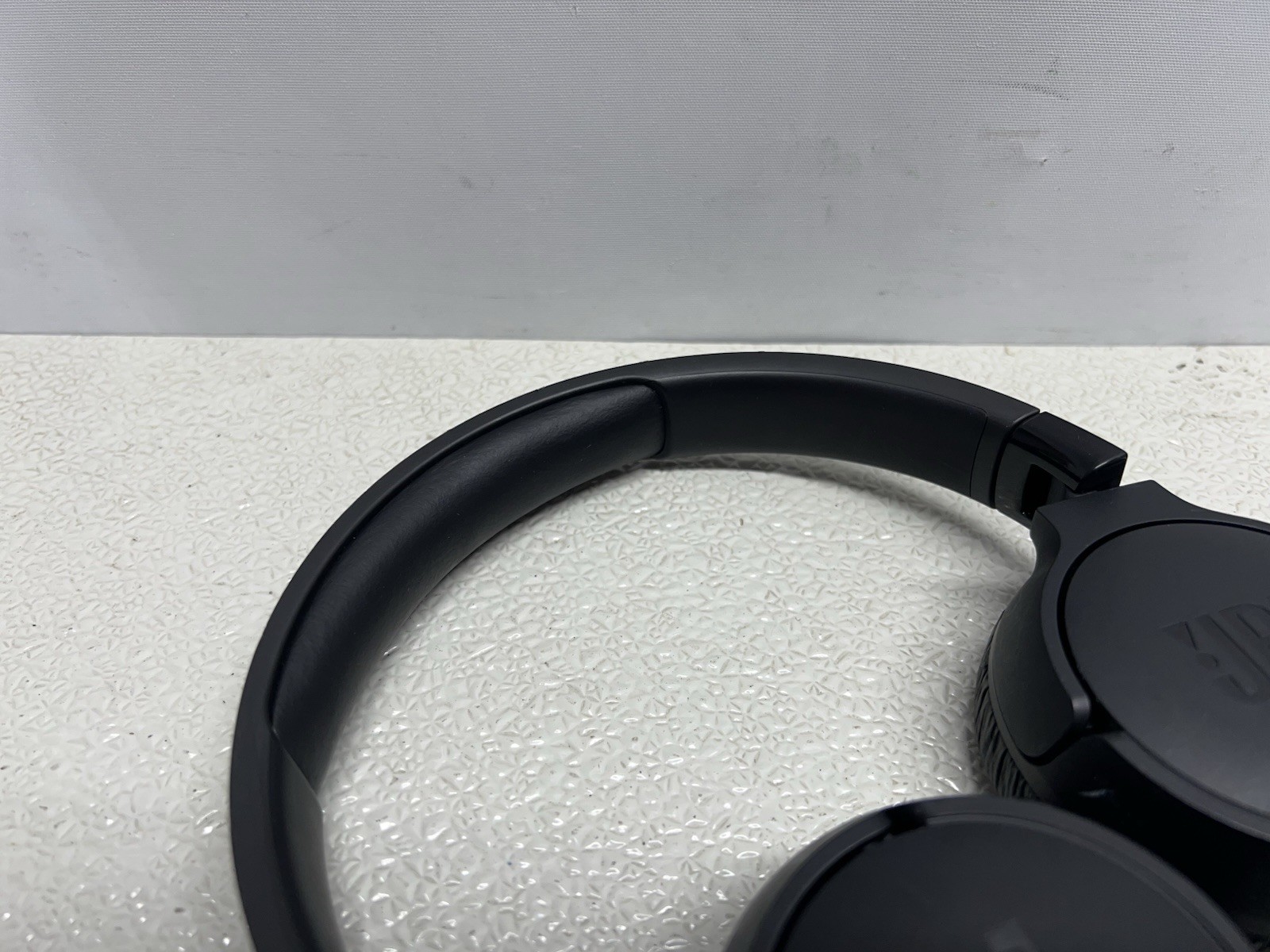 JBL – Tune 670NC Adaptive Noise Cancelling Wireless On-Ear Headphone – Black –