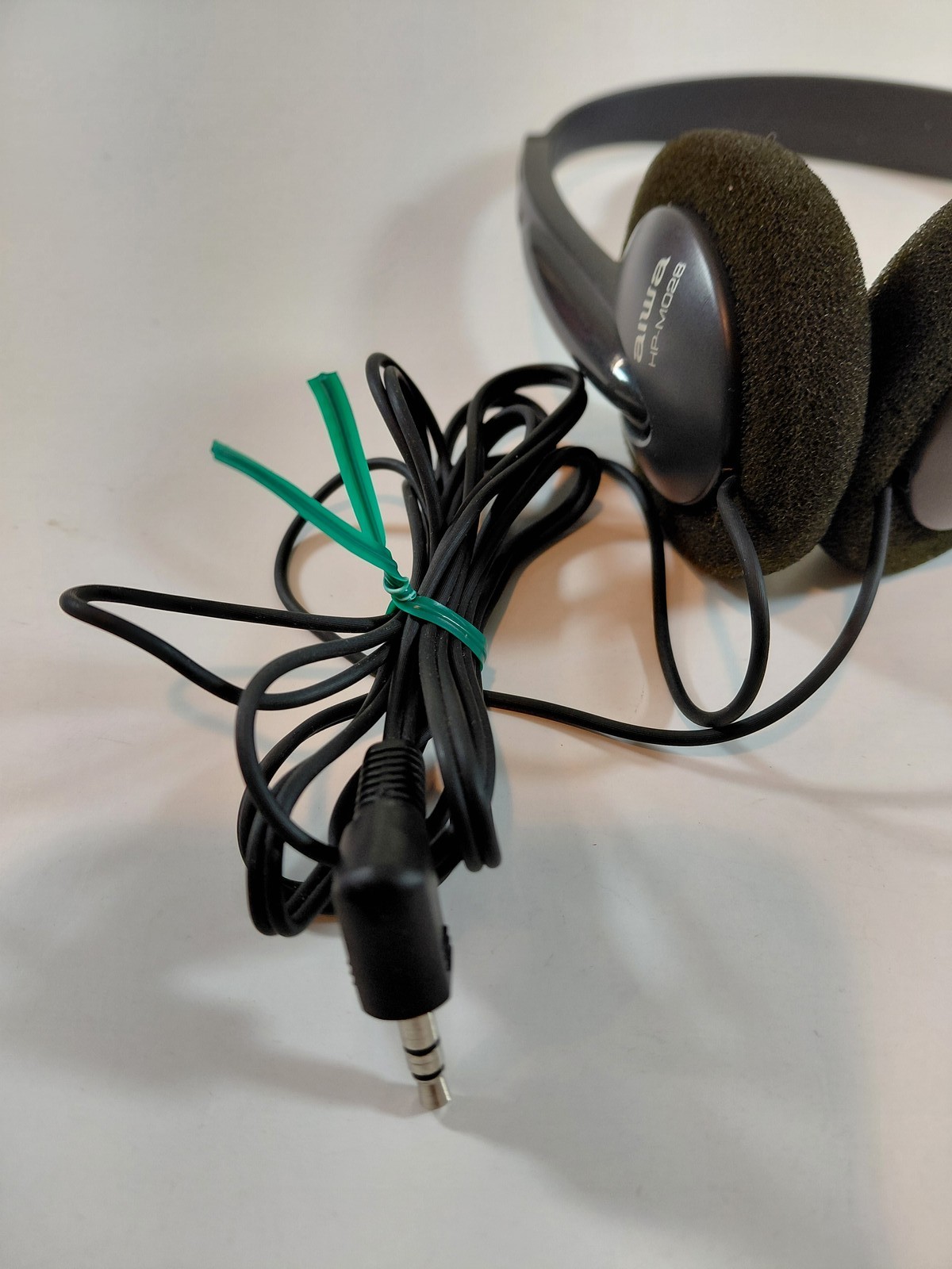AIWA HP-M028 On-Ear Headphones Wired 3.5mm Jack Portable Audio Vintage Black