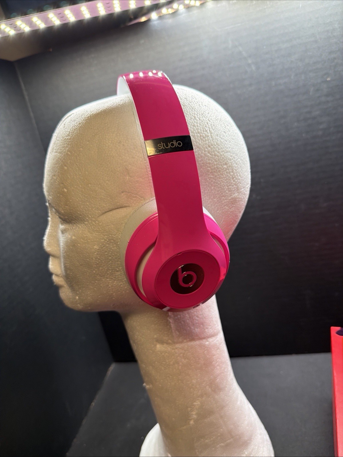 Apple Inc.Limited Edition Hot Pink Beats Studio By Dr.Dre