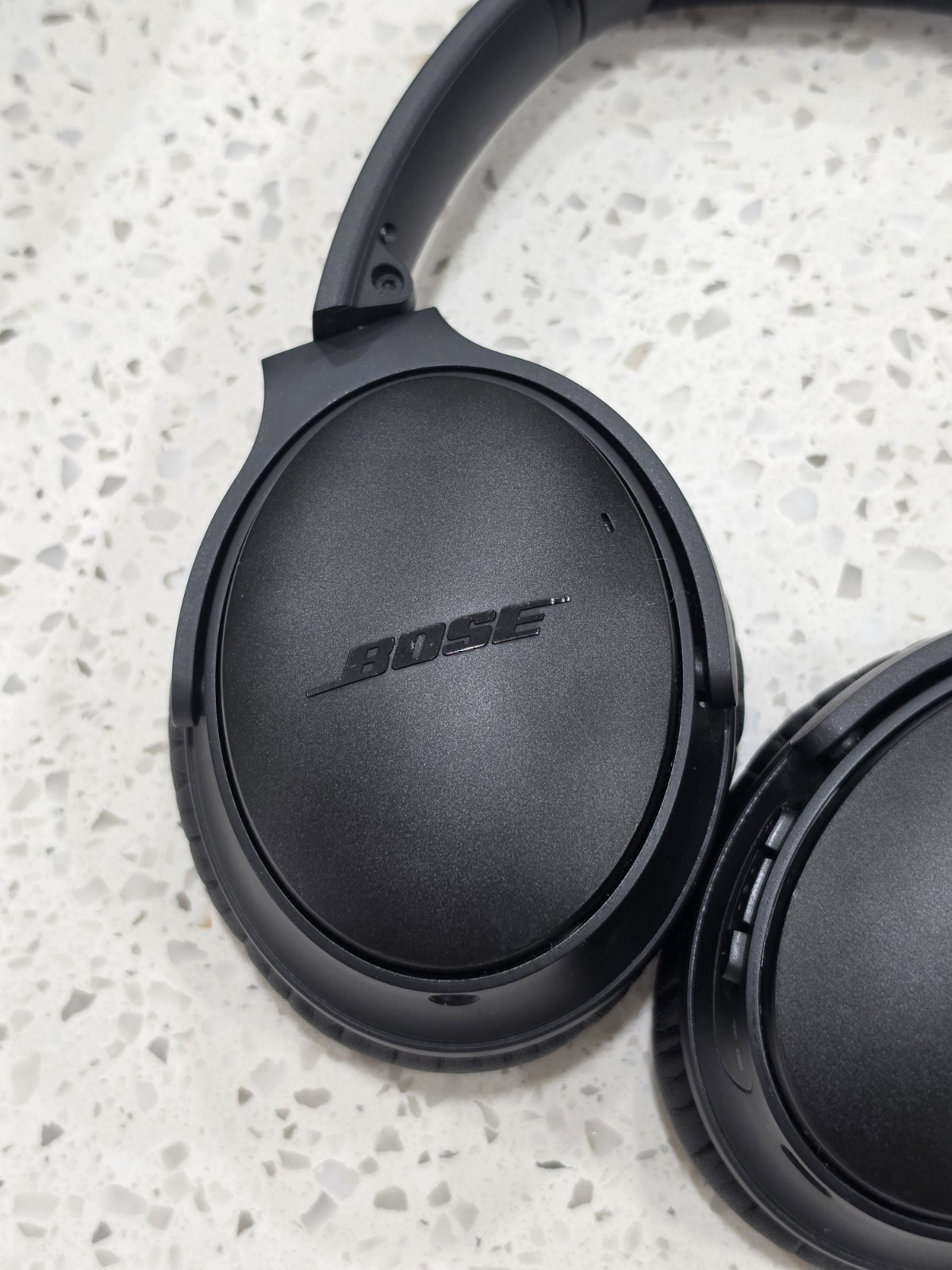 Bose QuietComfort 35 Wireless Noise-Cancelling Headphones – Black