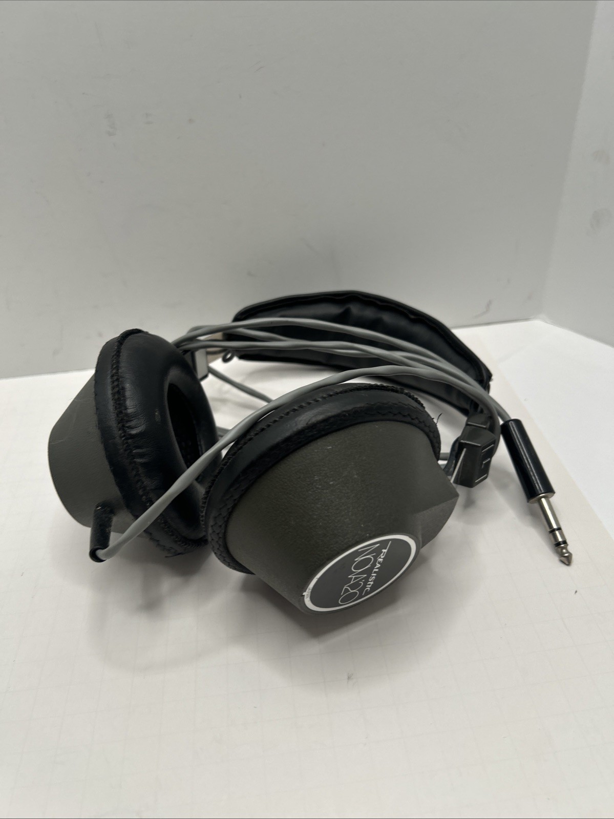 Vintage Realistic Nova 20 Headphones 35mm Jack radio shack(works)