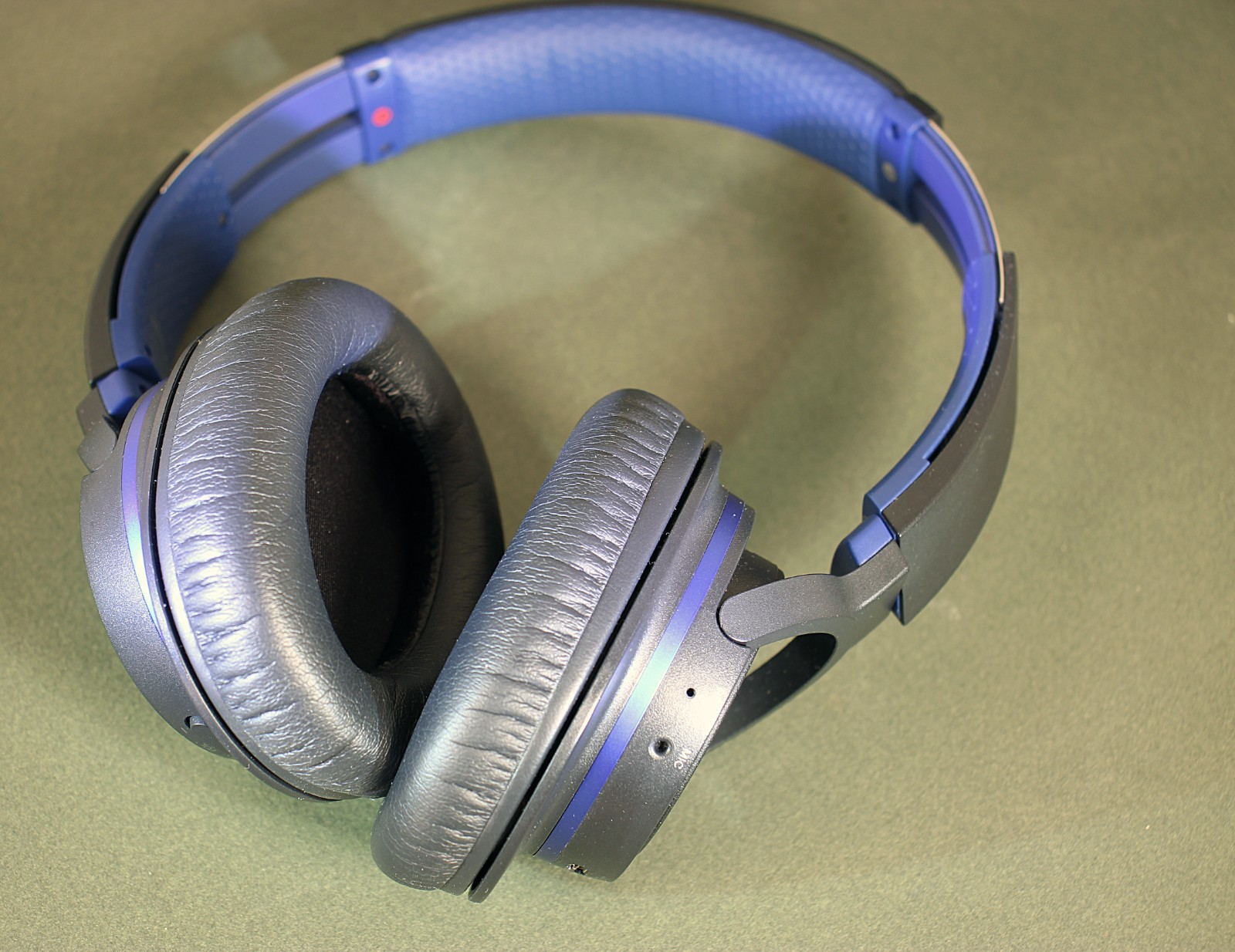 Sony Corporation Wireless Stereo Headset Blue MDR-ZX770BT