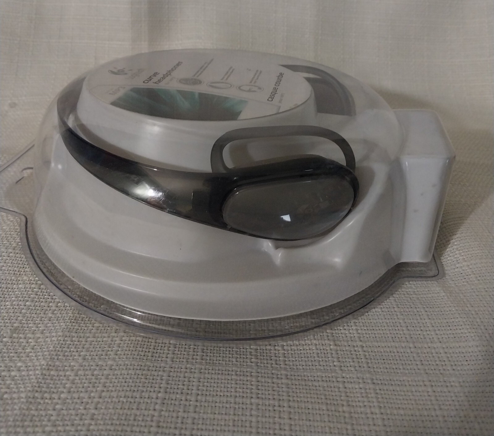 Logitech Curve Headphones for MP3 Players – Graphite (980434-0403) **NEW 2005 **