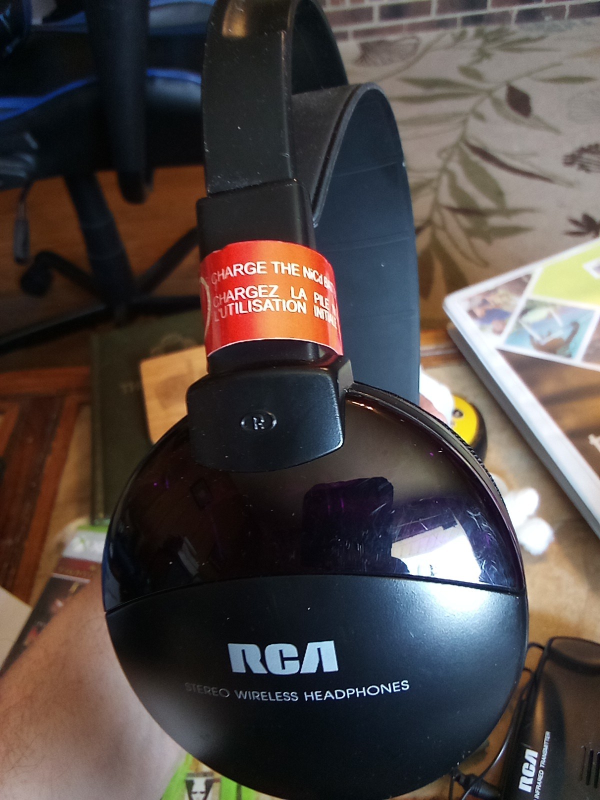 Vintage 2001 RCA WHR120RS Wireless Over Ear Headphones Infra Red 25′ CIB