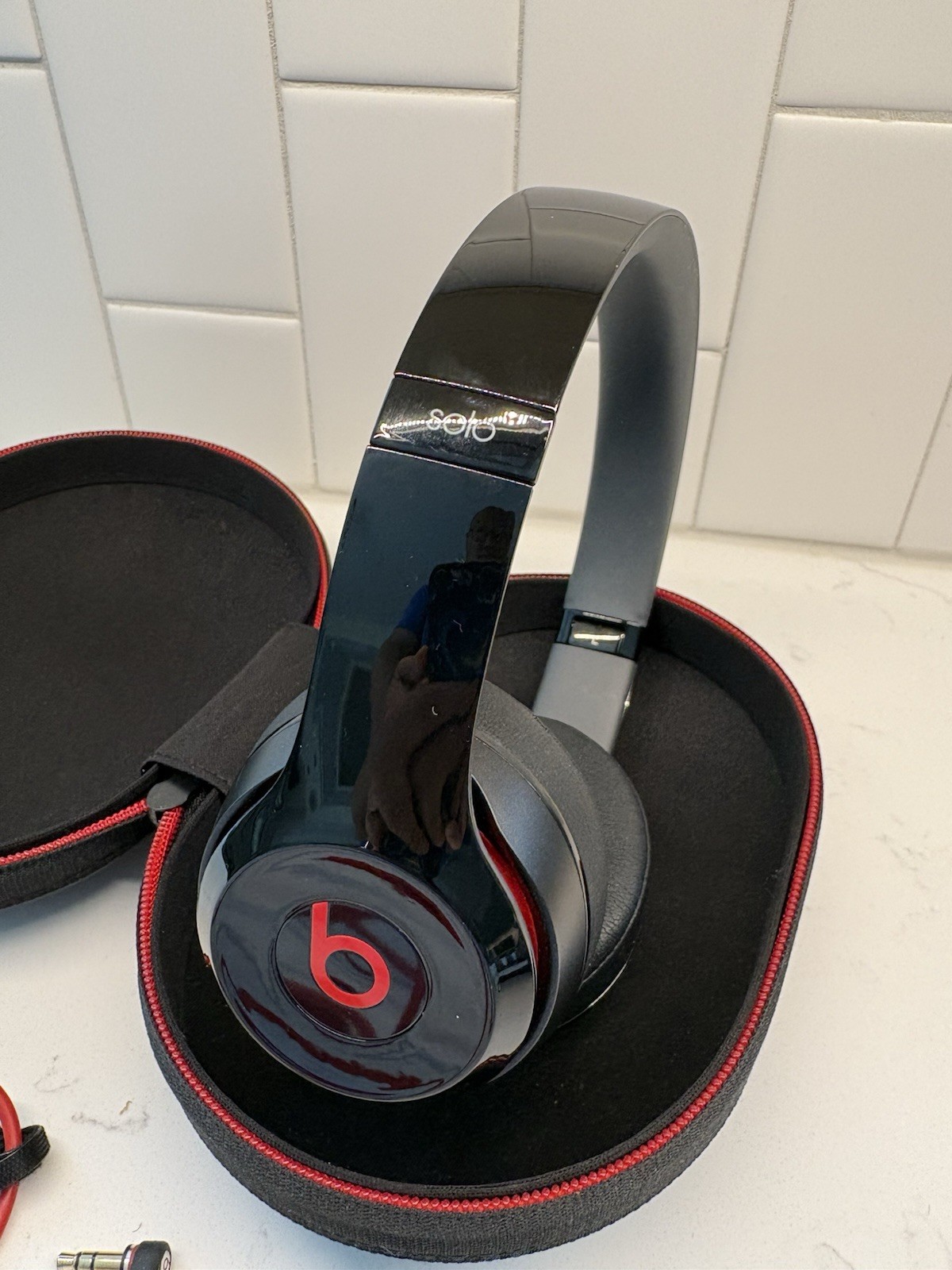 Beats by Dr. Dre Solo 2 On-Ear Headphones Black with Case & Audio Cable Used