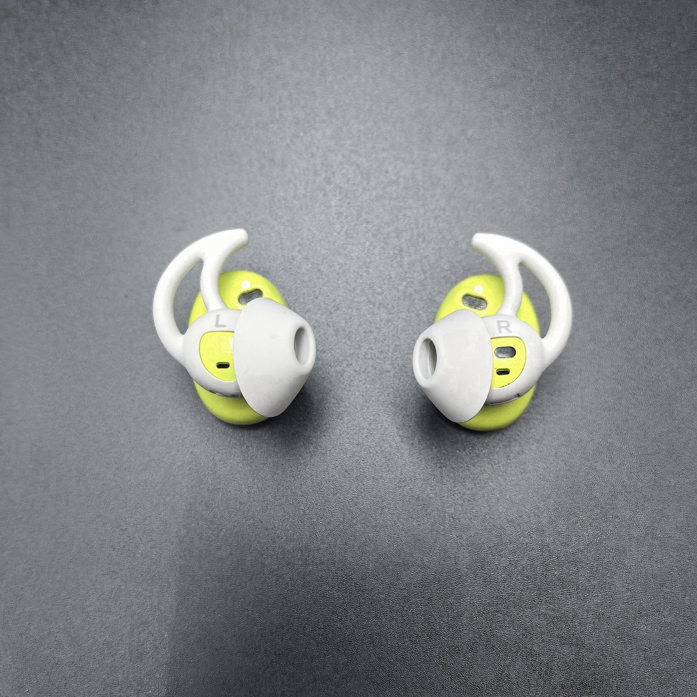Bose Sport Earbuds Wireless Bluetooth Headphones White In-Ear Earphones