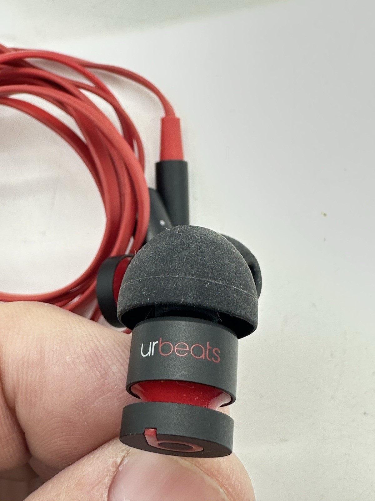 Beats by Dr. Dre urBeats In-Ear Earbuds Wired 3.5mm Red/Black + Tips