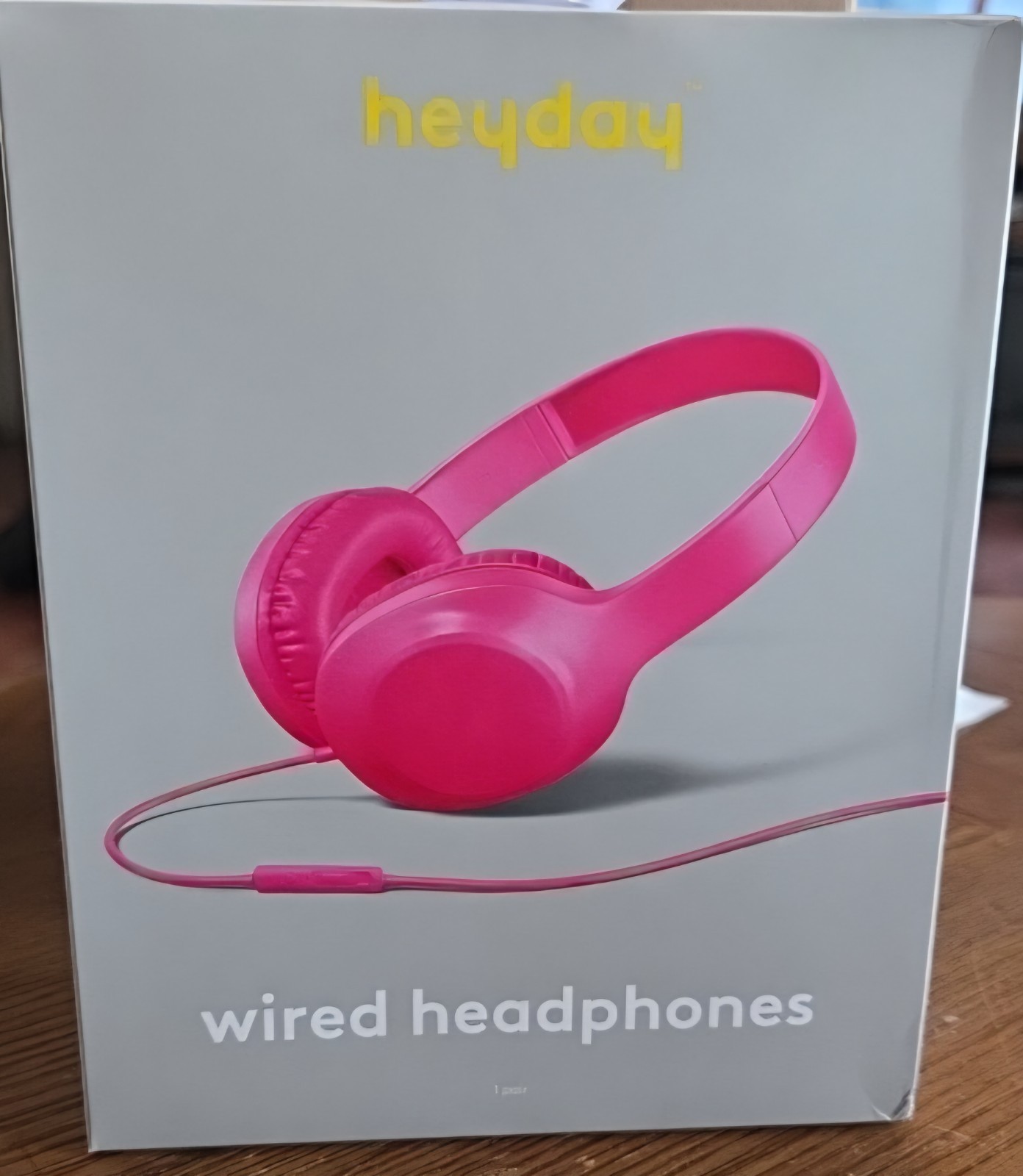 Heyday Wired Headphones Hot Pink Kids Teens Adults New in Box