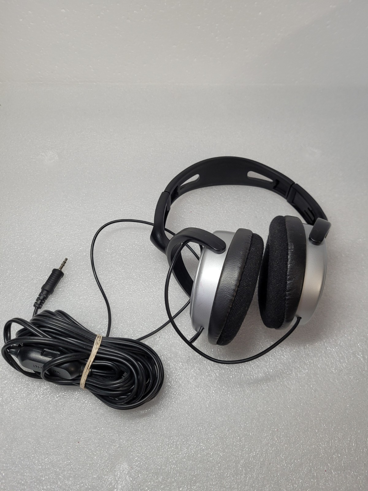 Philips SHP2500/37 Full Size Headphone with Volume Control