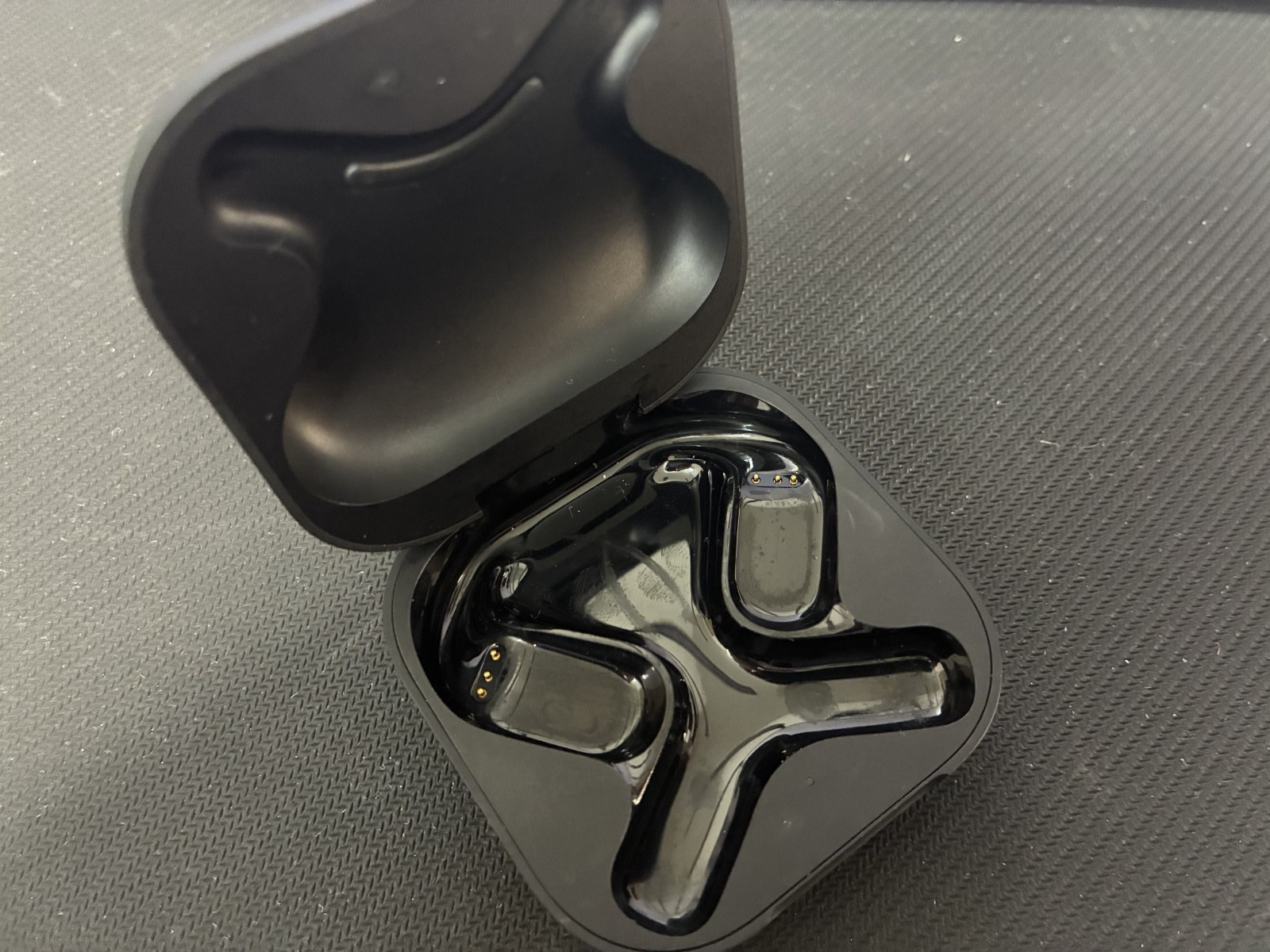 Shokz OpenFit Open-Ear Charing case (T910) with cable only , no earbuds