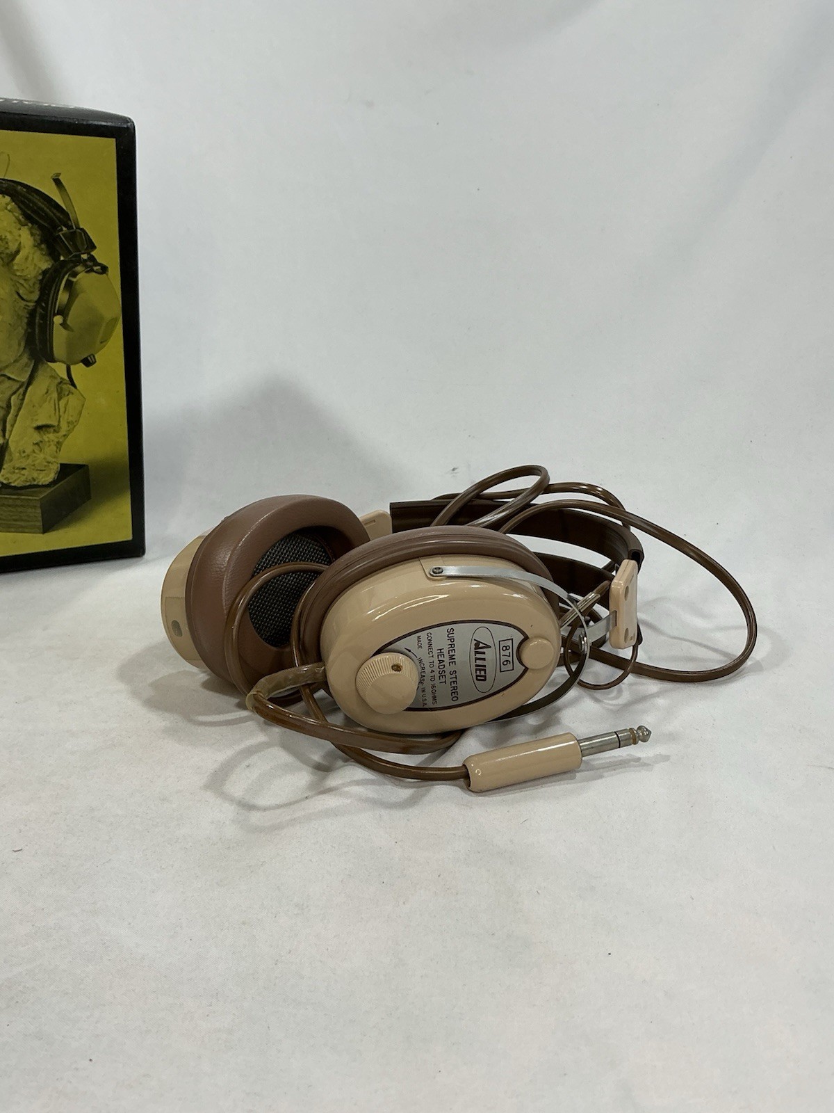 NOS Realistic Nova Pro Vintage Hi-Fi Stereo Headphones Independent Volume w/Box