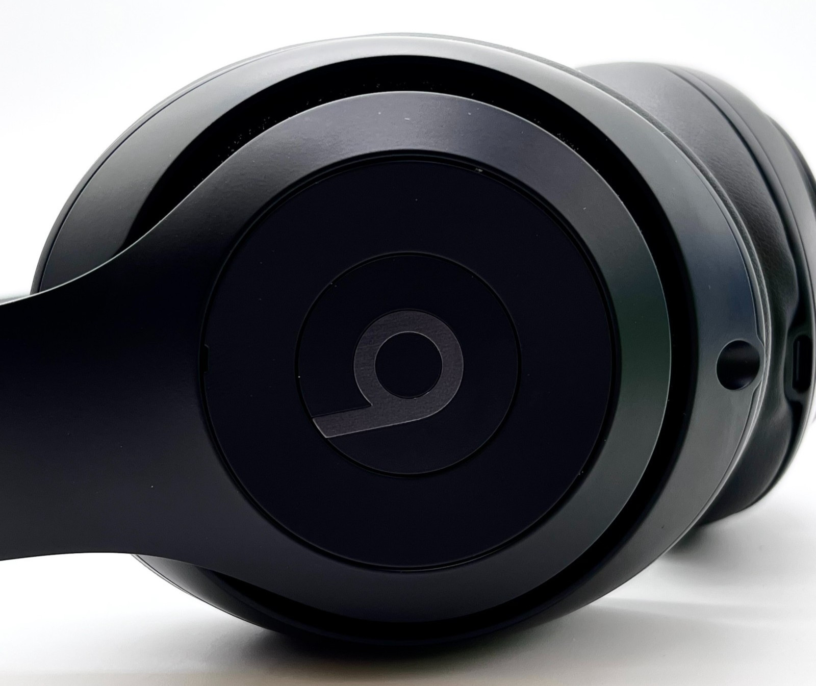 Beats Studio Pro A2924 Wireless Over The Ear Headphones Black No Box