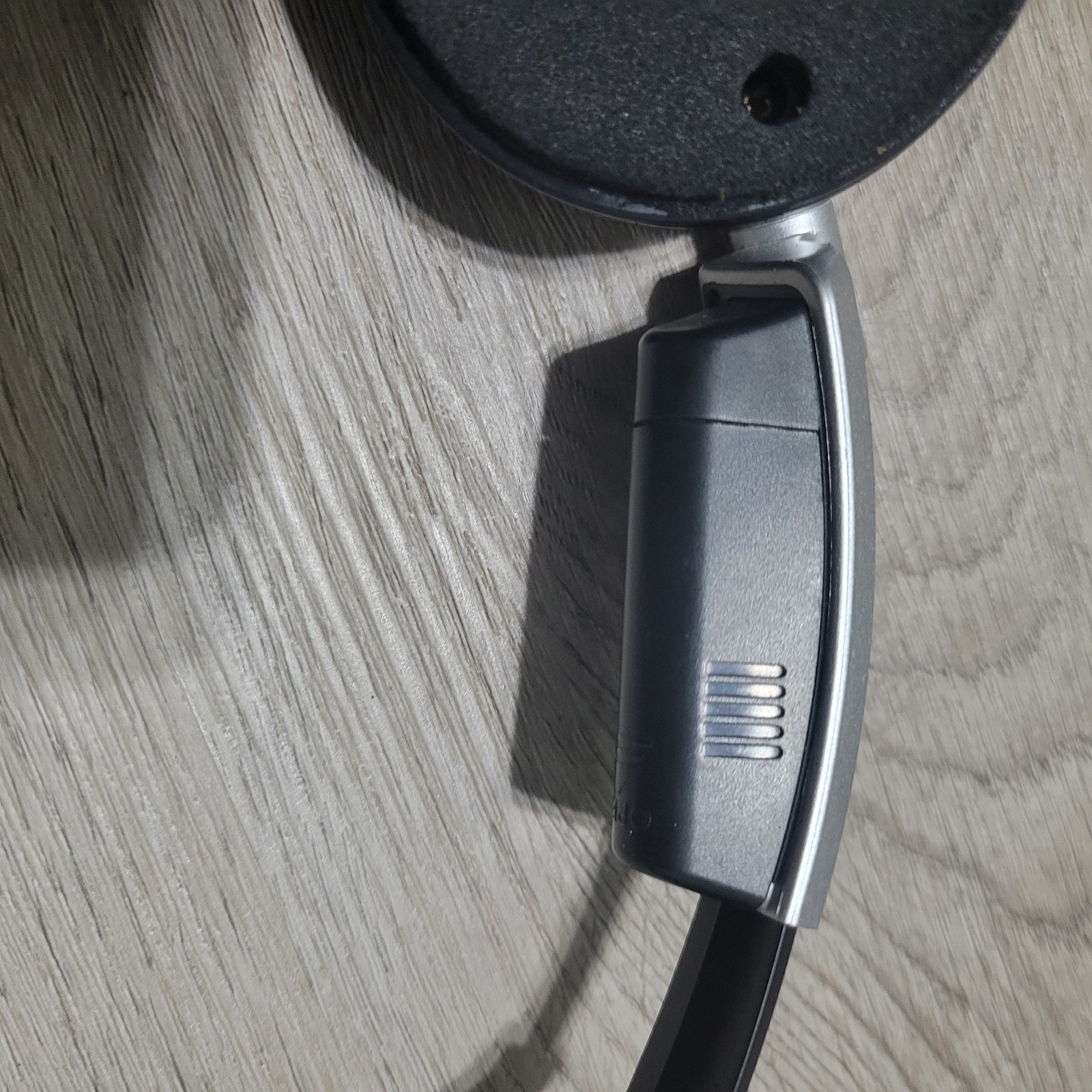 Sony MDR-NC6 Noise Canceling Headphones Wired Noise Canceling Headphones Silver