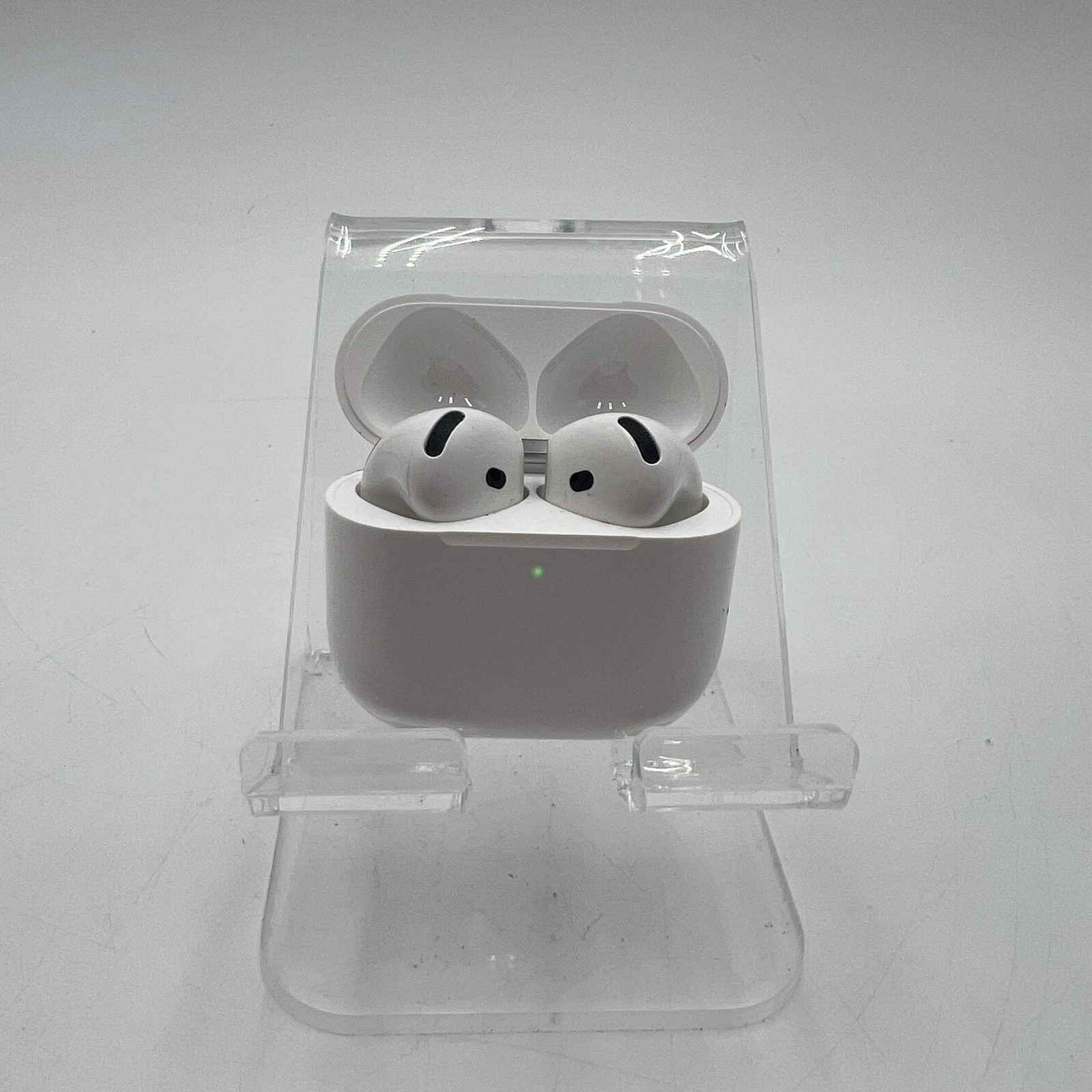 Apple AirPods 4th Gen Complete Set A3058 A3050 A3053 – Used A