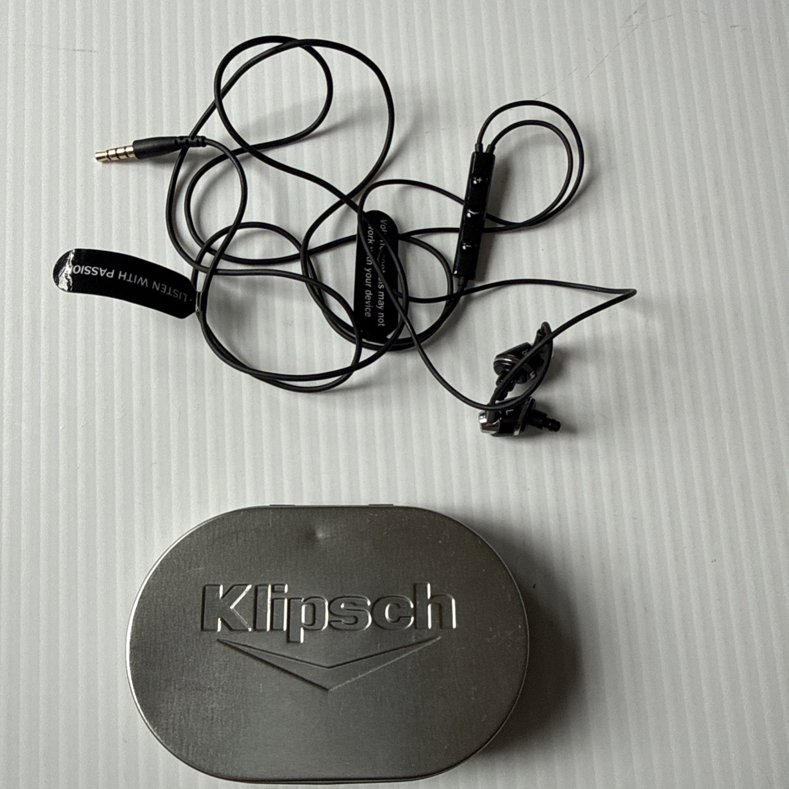 Klipsch S4i In-Ear Headphones & metal case