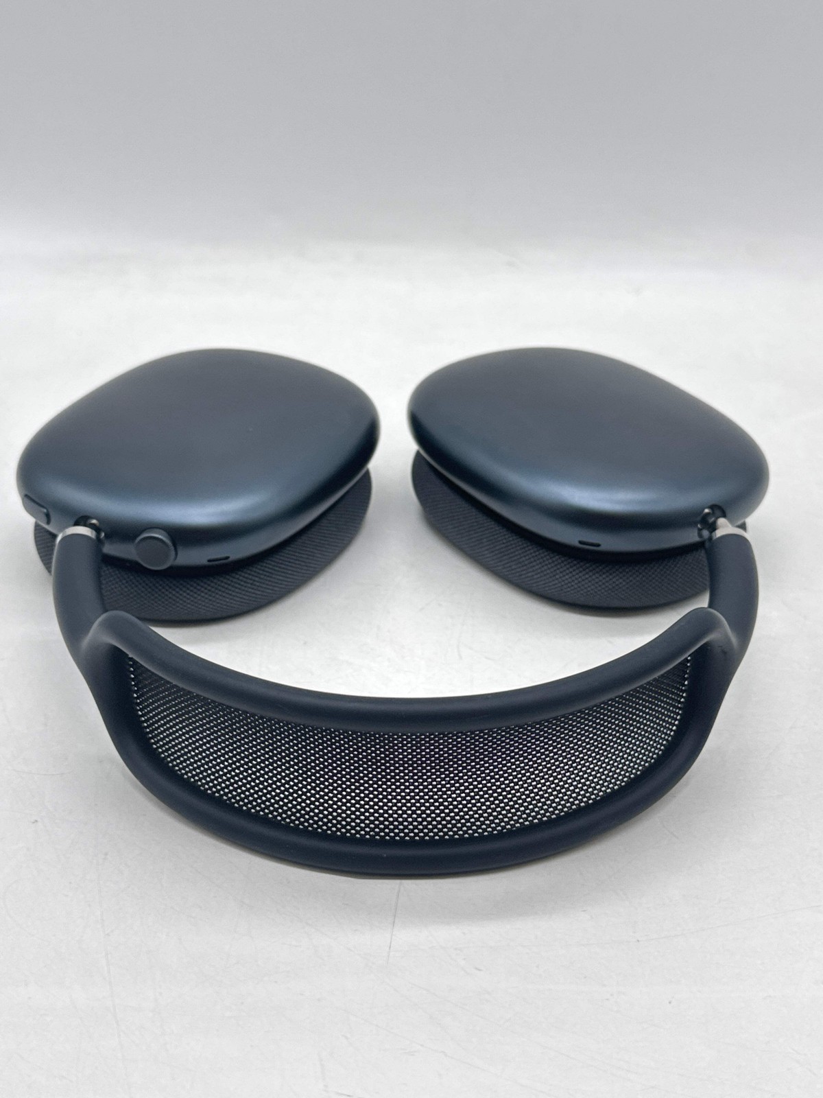 Apple AirPods Max A3184 Wireless Over-Ear Headphones Midnight