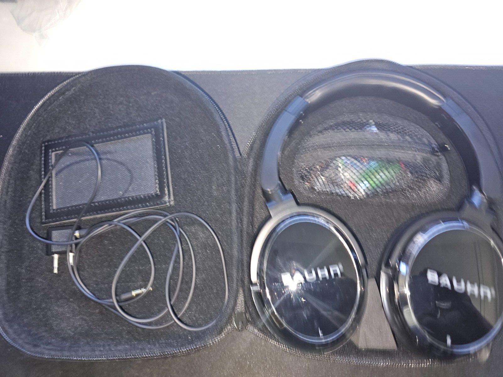 Bauhn Noise Cancelling Headphones Glossy Black AHP-1192 for Travel / Aeroplane