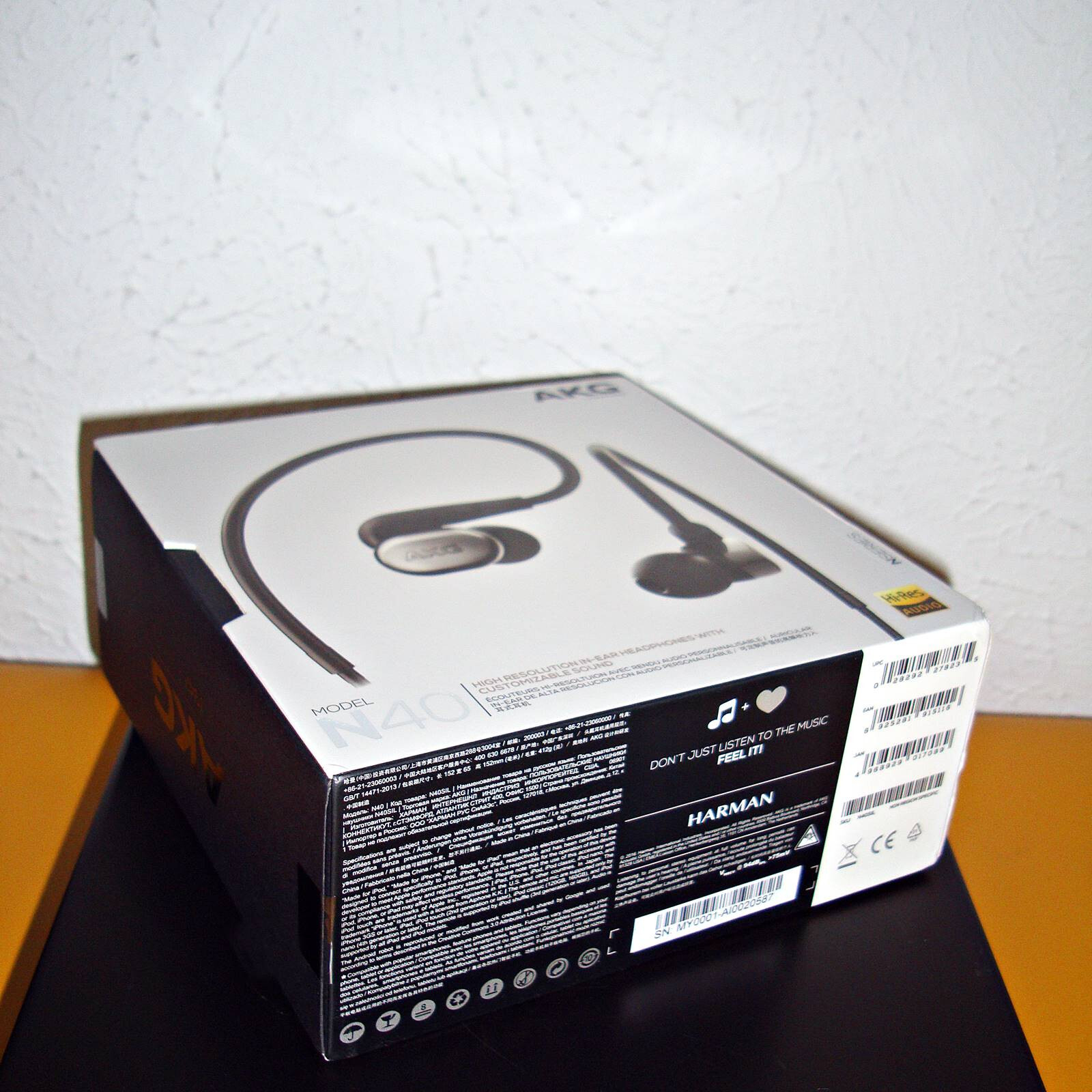 【NEW】AKG N40 IN-EAR HEADPHONES (BLACK AND SILVER)