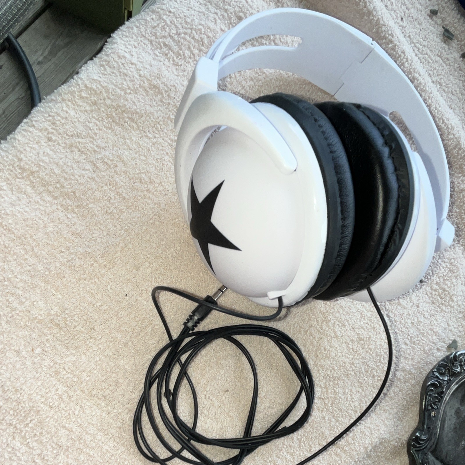 Over-Ear Stereo Wired Headphones Adjustable Headband White/Black 3.5mm