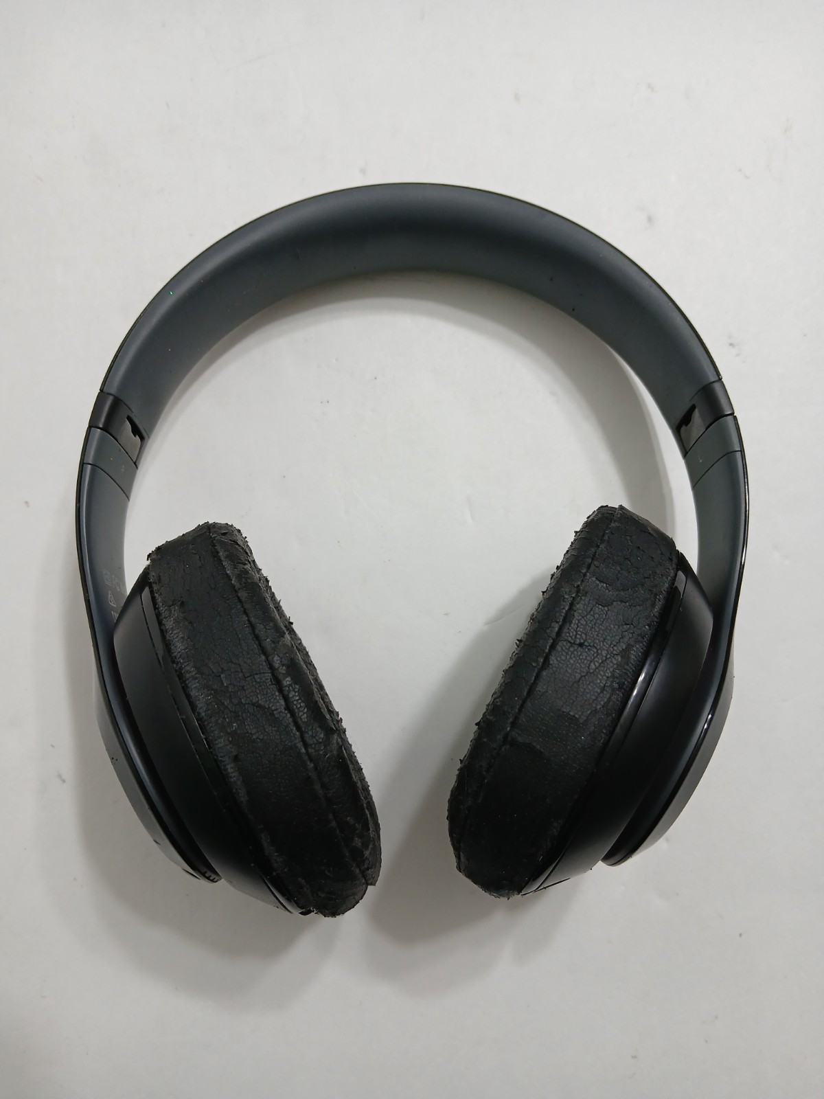 Beats by Dr. Dre Studio 2.0 White Over The Ear Wired Headphones Model B0500