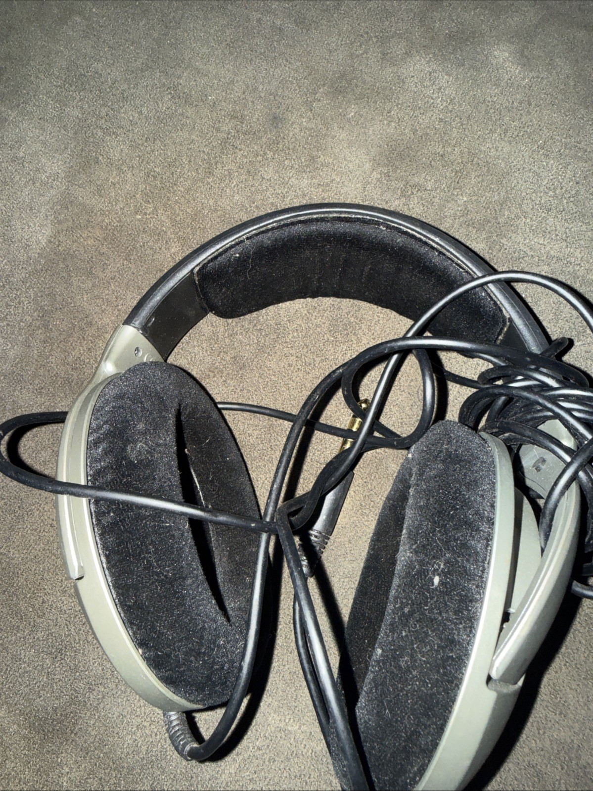 Sennheiser HD 555 Headband Headphones – Black/Gray