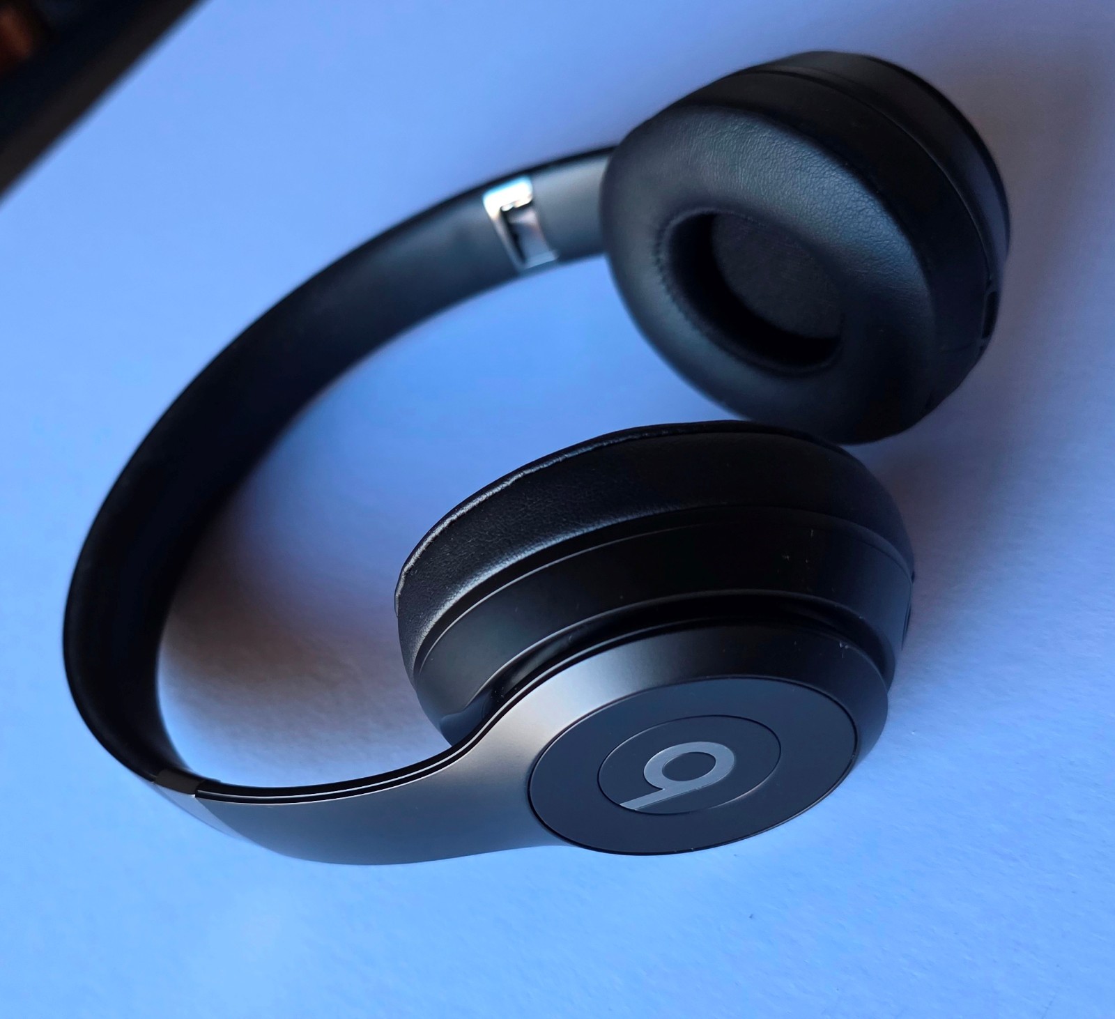 Unused Original Matte Black Beats Solo 4 Wireless Headphones MUW23LL/A in Bulk P