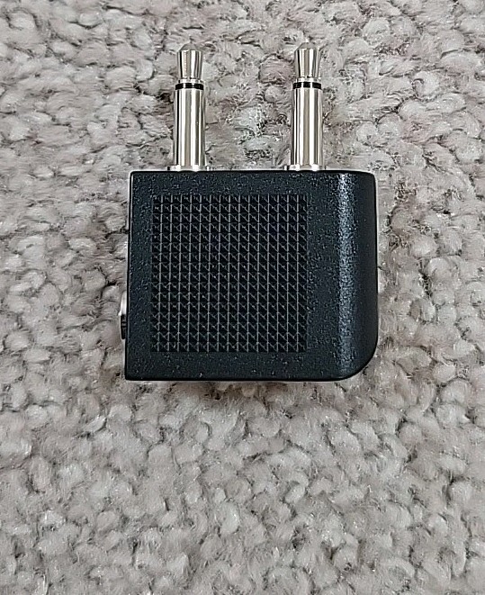 TARGUS Noise-Canceling Headphone specified for traveling foldable, case adapter