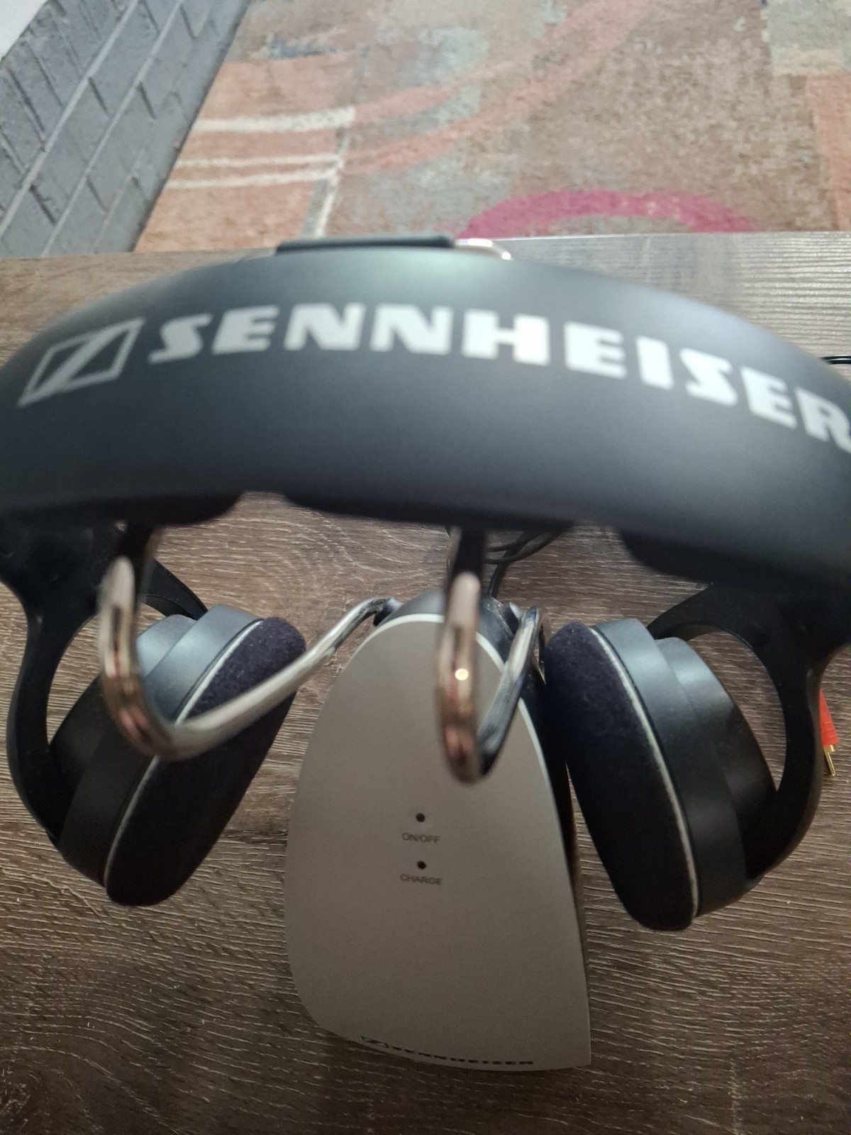 Sennheiser HDR120 Wireless Headphones With TR120 Charging Dock Cradle – Tested