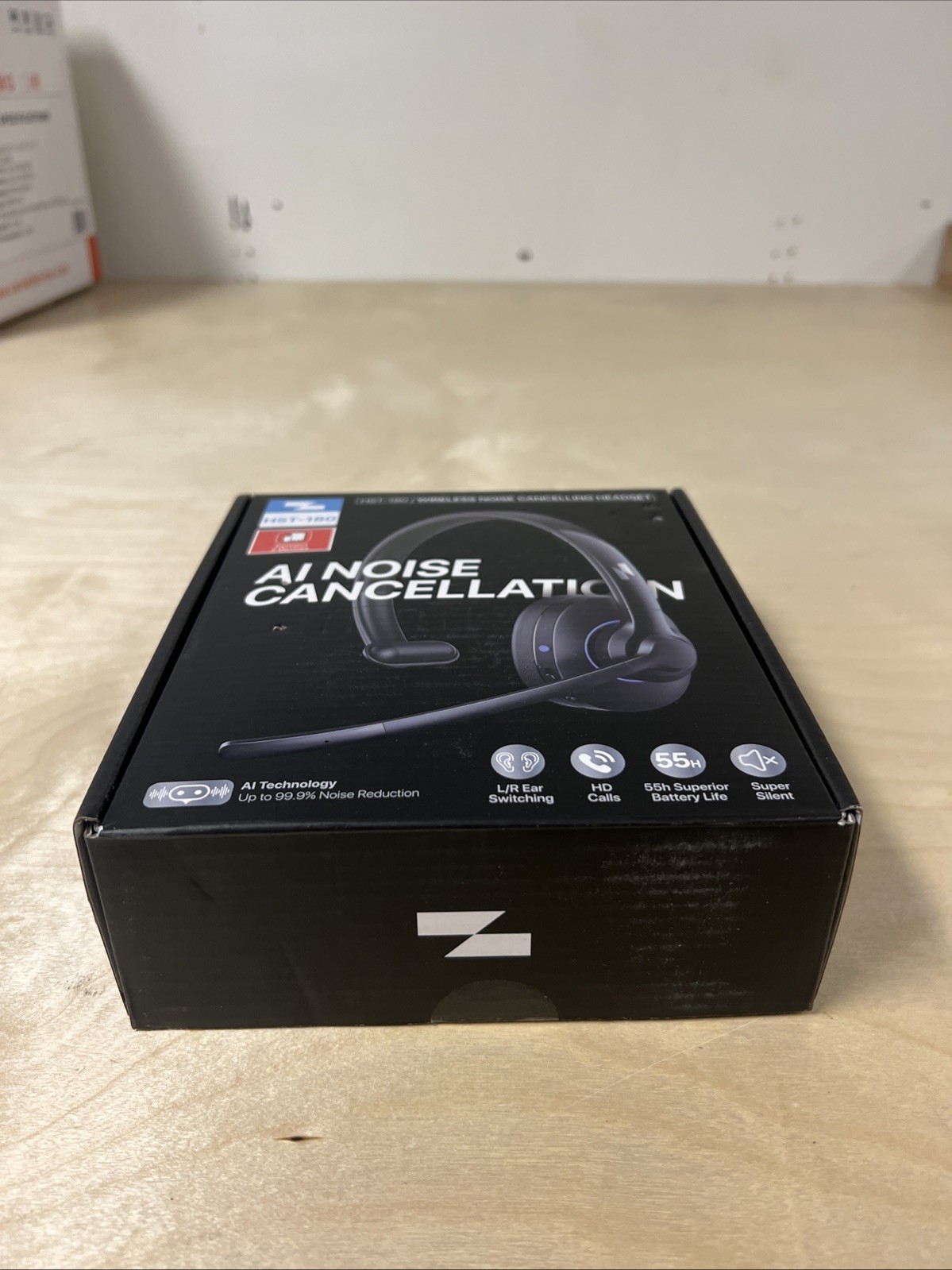 Brand New The Voice Hollywood Wireless Headphones Made in China Used