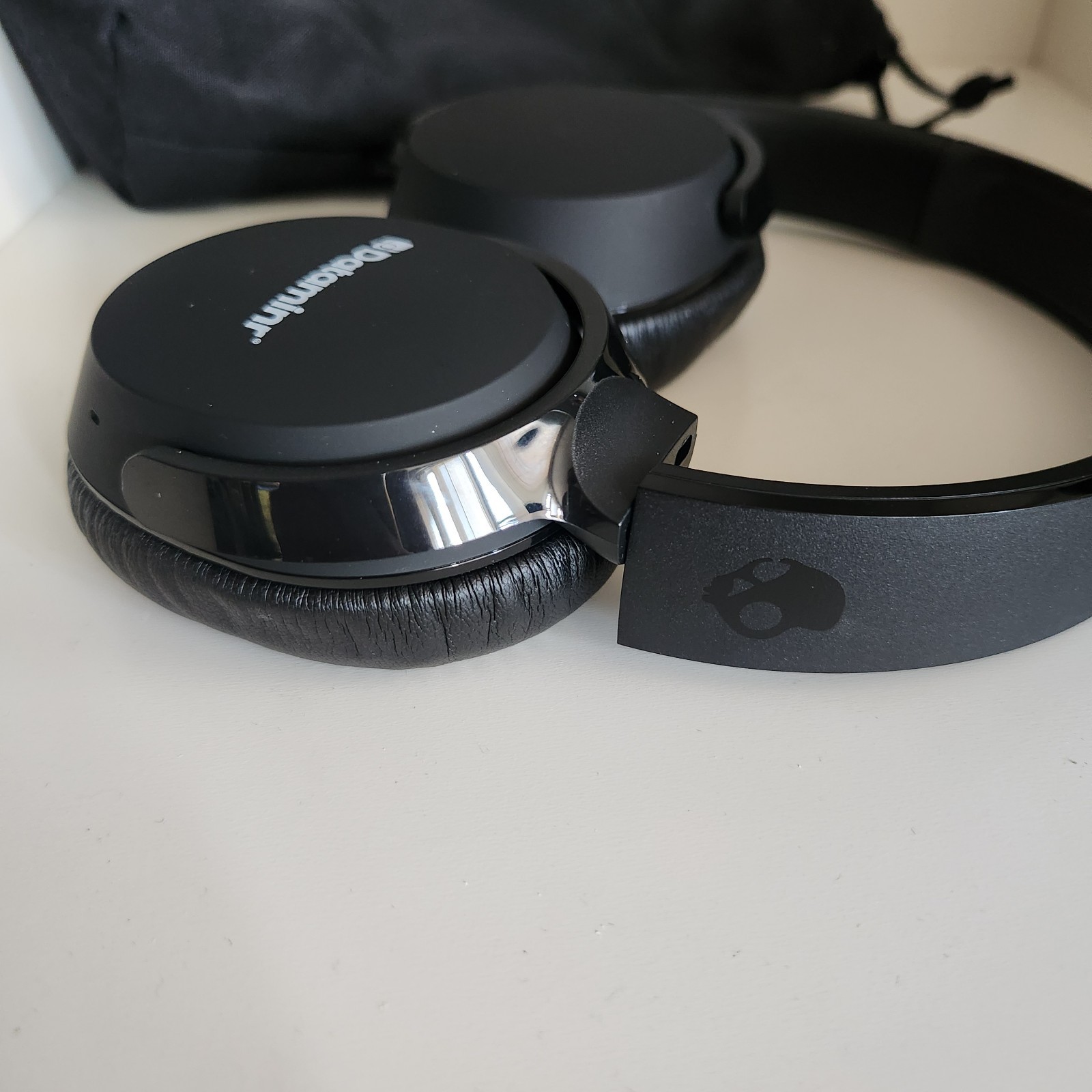 Skullcandy Riff 2 On-Ear Wireless Headphones Black 34 Hour Battery S5PRW-P740