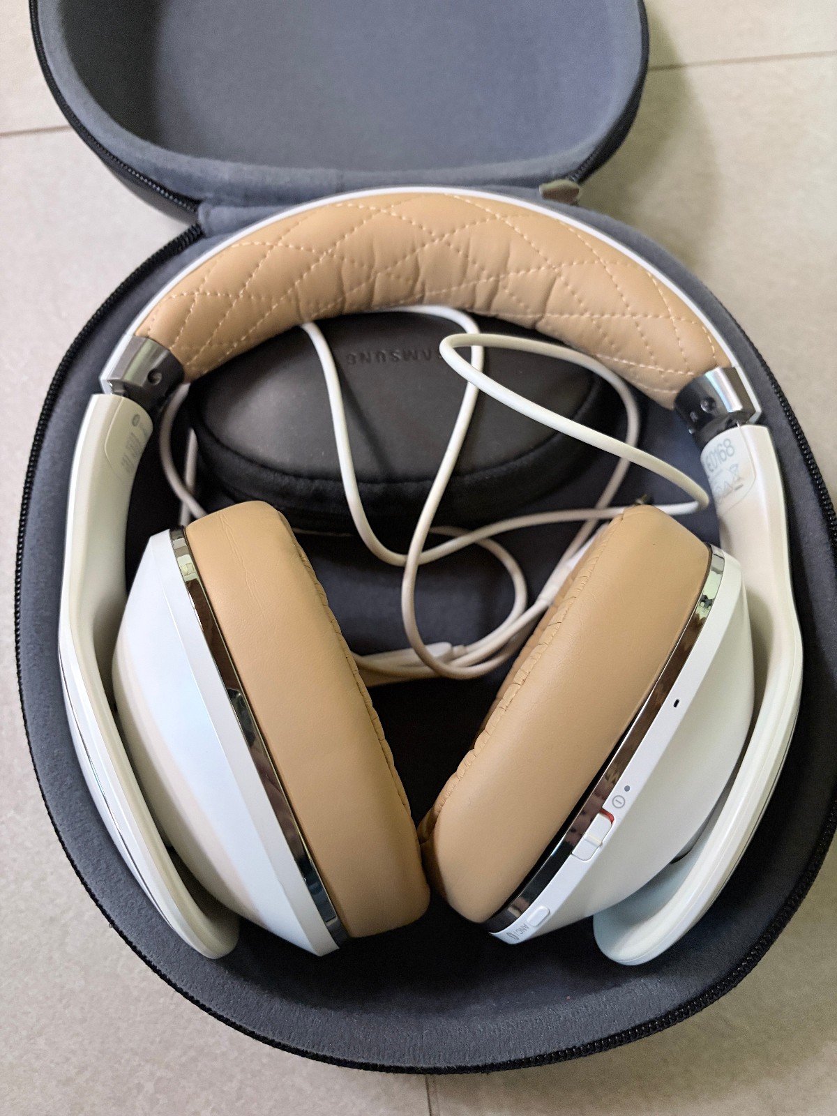 Samsung Level Over White Bluetooth Noise Canceling Wireless Headphones